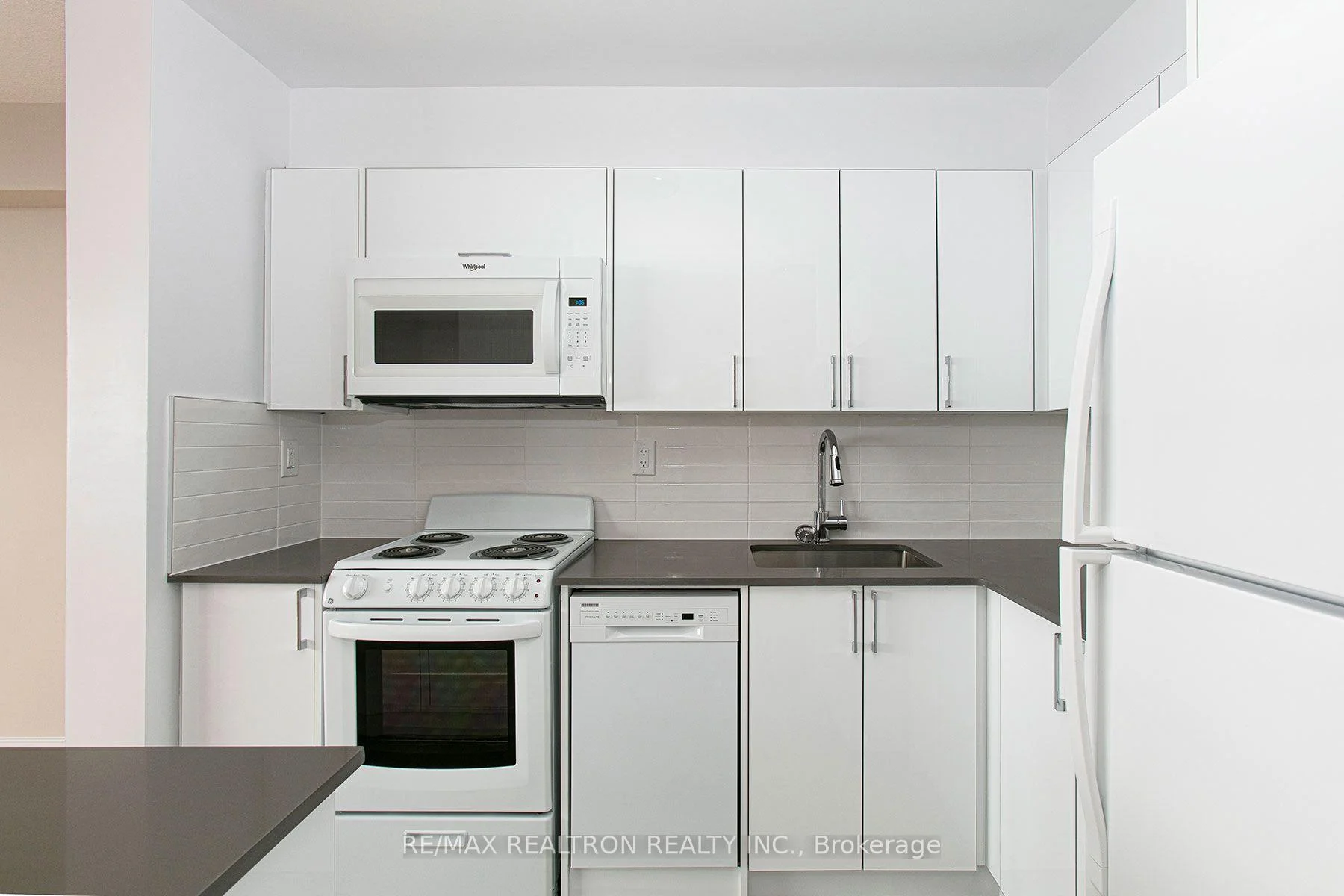 Photo 18 of Unit 1810, 666 Spadina Avenue, Toronto, University — HOMEH