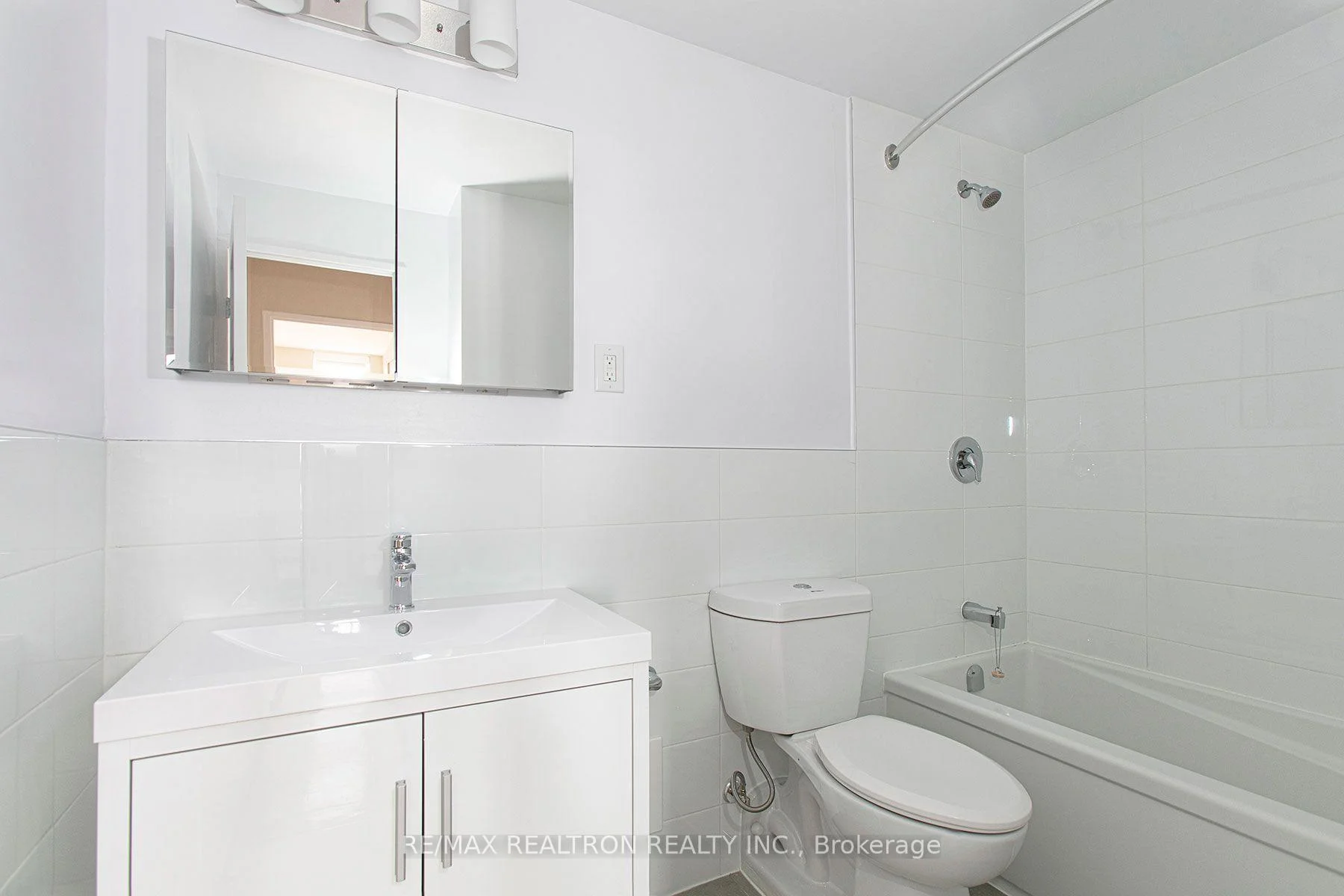 Photo 22 of Unit 1810, 666 Spadina Avenue, Toronto, University — HOMEH