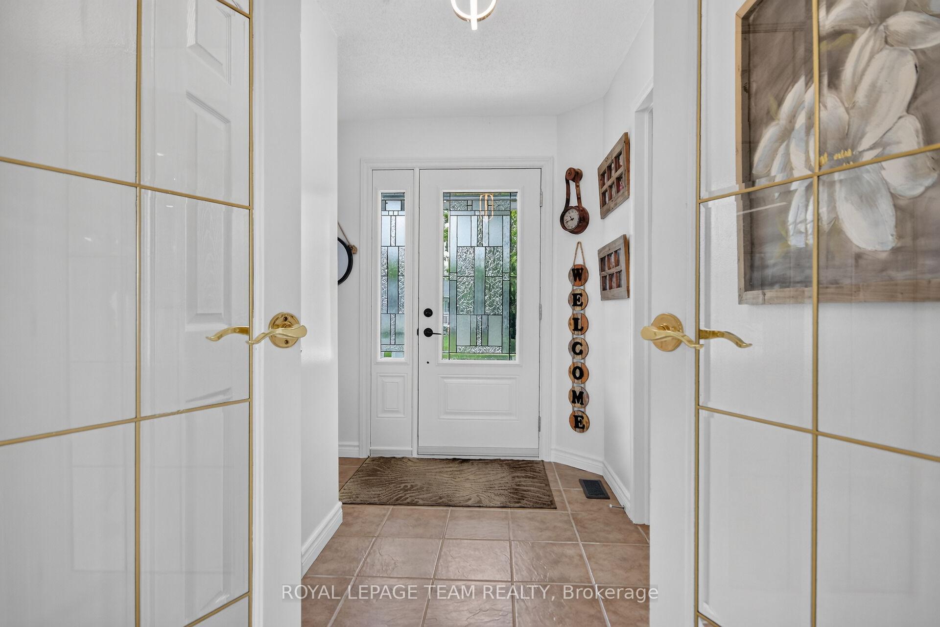 Photo 3 of 34 Jenna Drive, Arnprior, Arnprior — HOMEH