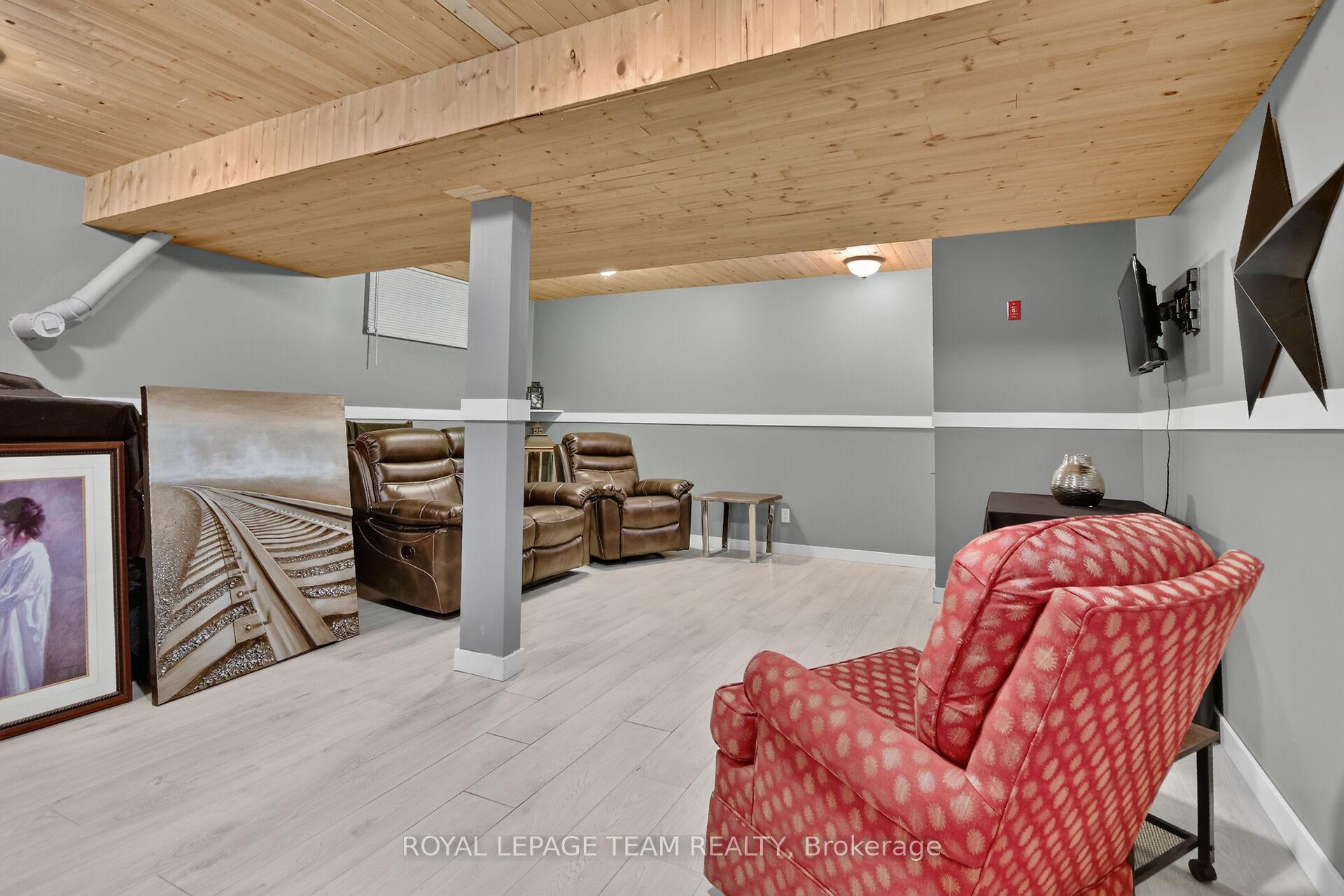 Photo 23 of 34 Jenna Drive, Arnprior, Arnprior — HOMEH