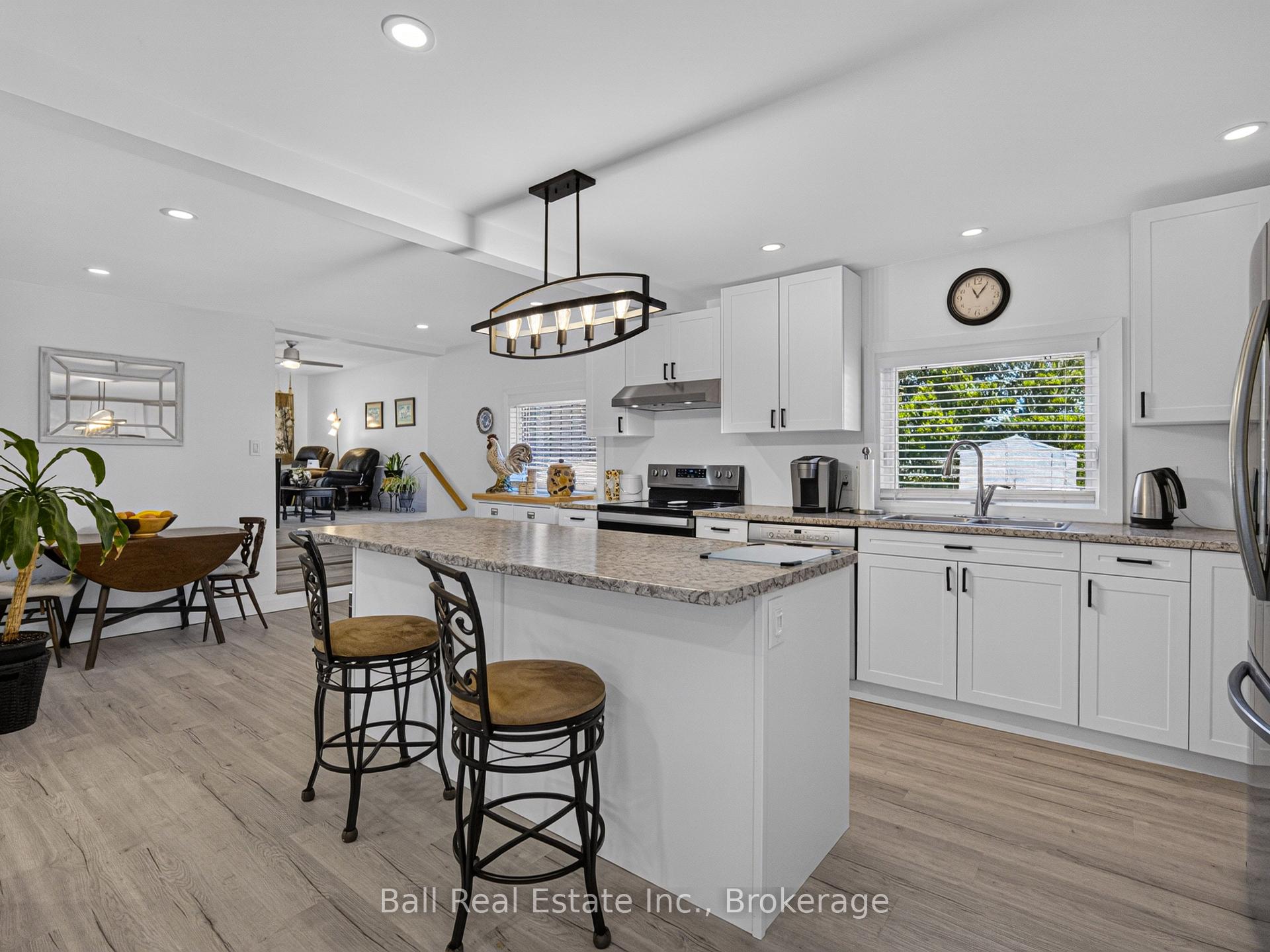 Photo 5 of 6 Ermatinger Street, Selwyn — HOMEH