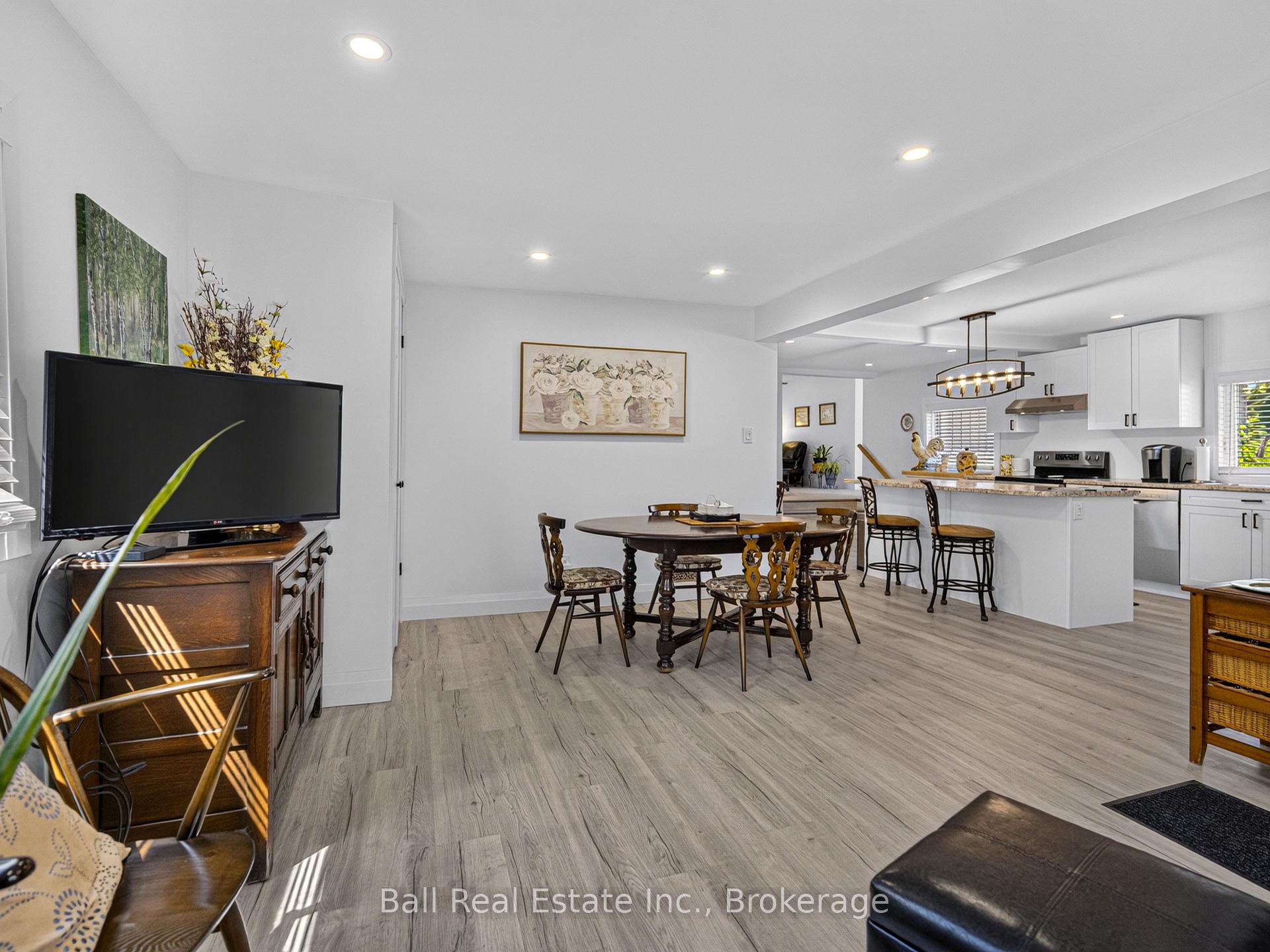Photo 10 of 6 Ermatinger Street, Selwyn — HOMEH