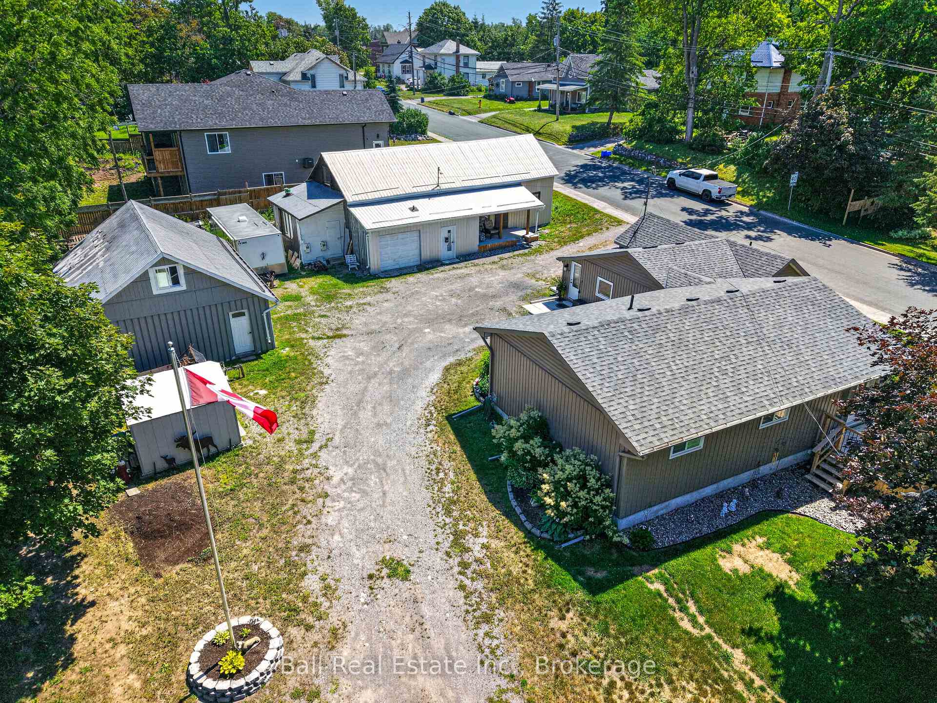 Photo 38 of 6 Ermatinger Street, Selwyn — HOMEH