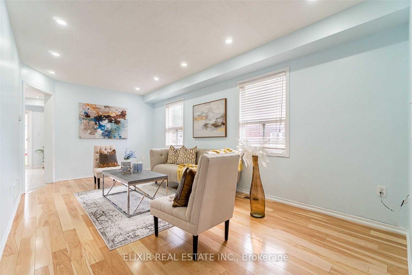 Photo 7 of Unit Upper Level, 29 Timbertop Crescent, Brampton, Sandringham-Wellington — HOMEH