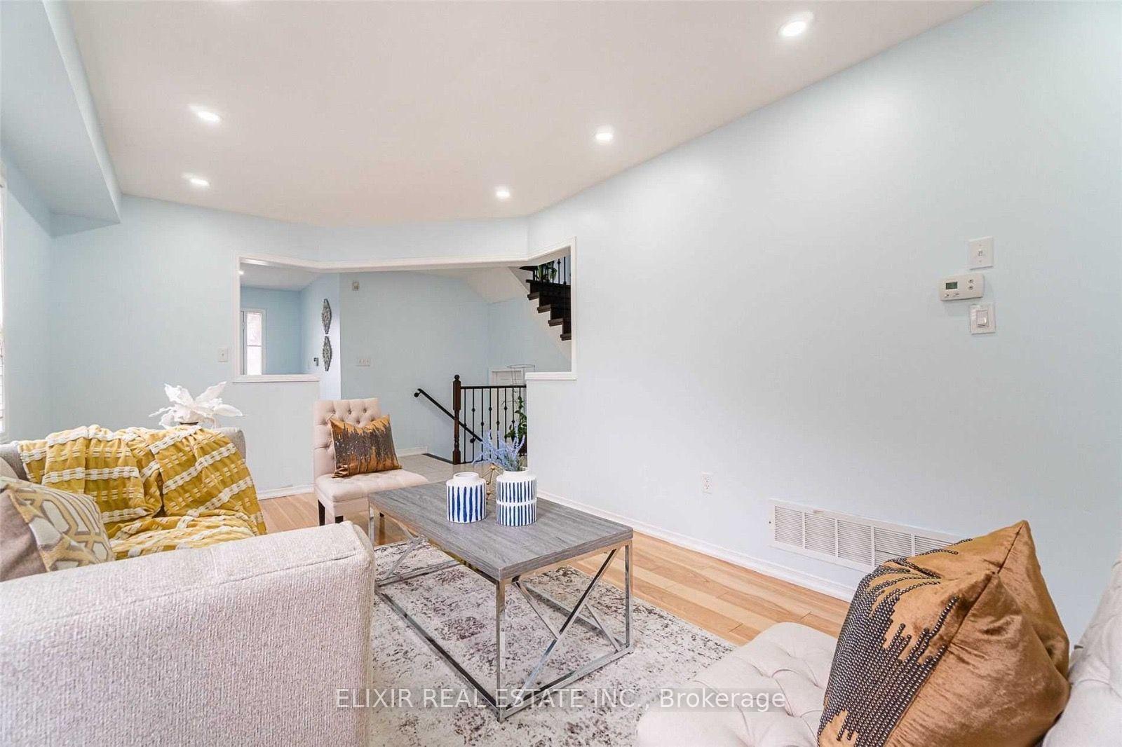 Photo 9 of Unit Upper Level, 29 Timbertop Crescent, Brampton, Sandringham-Wellington — HOMEH