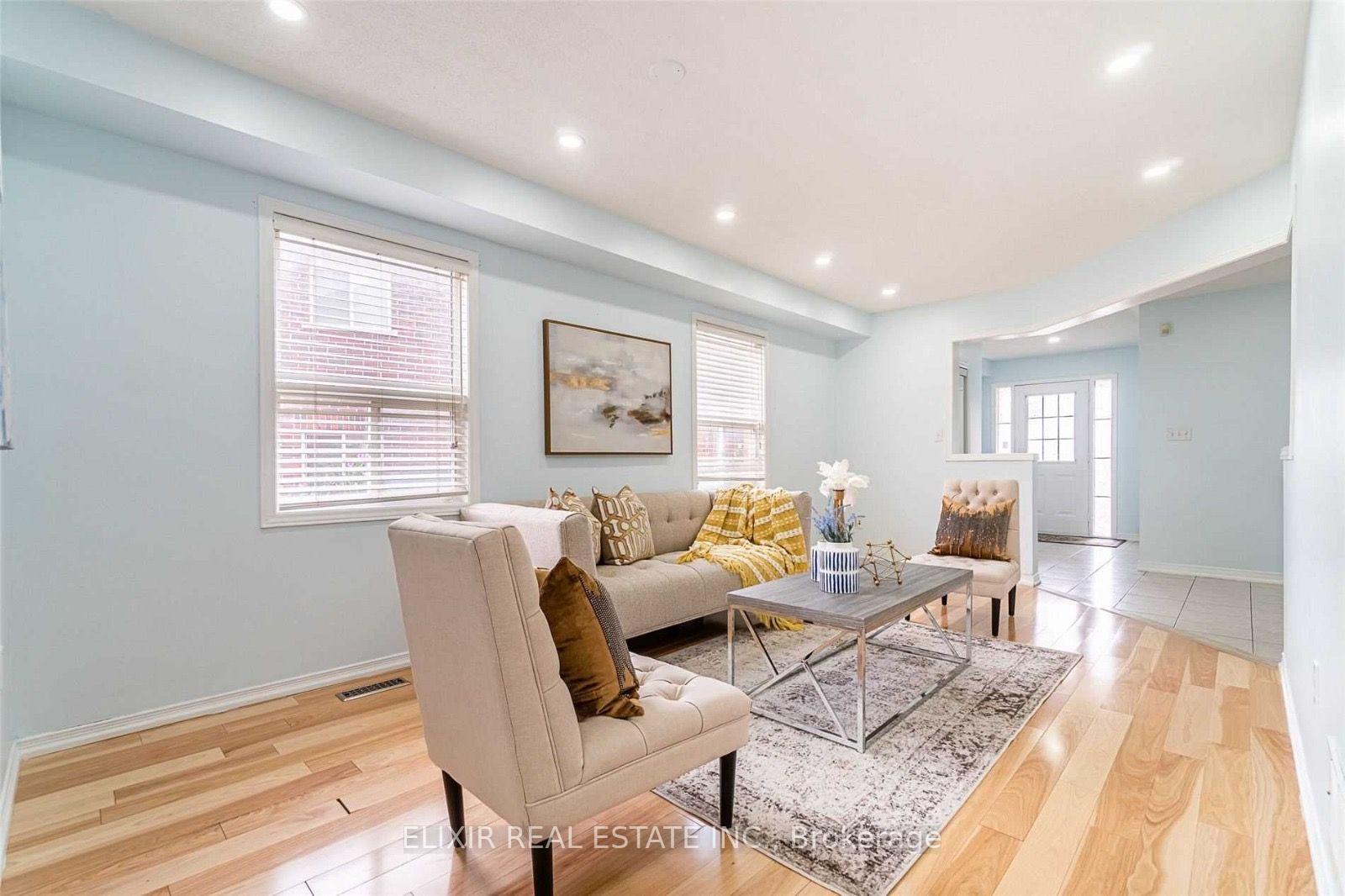Photo 10 of Unit Upper Level, 29 Timbertop Crescent, Brampton, Sandringham-Wellington — HOMEH