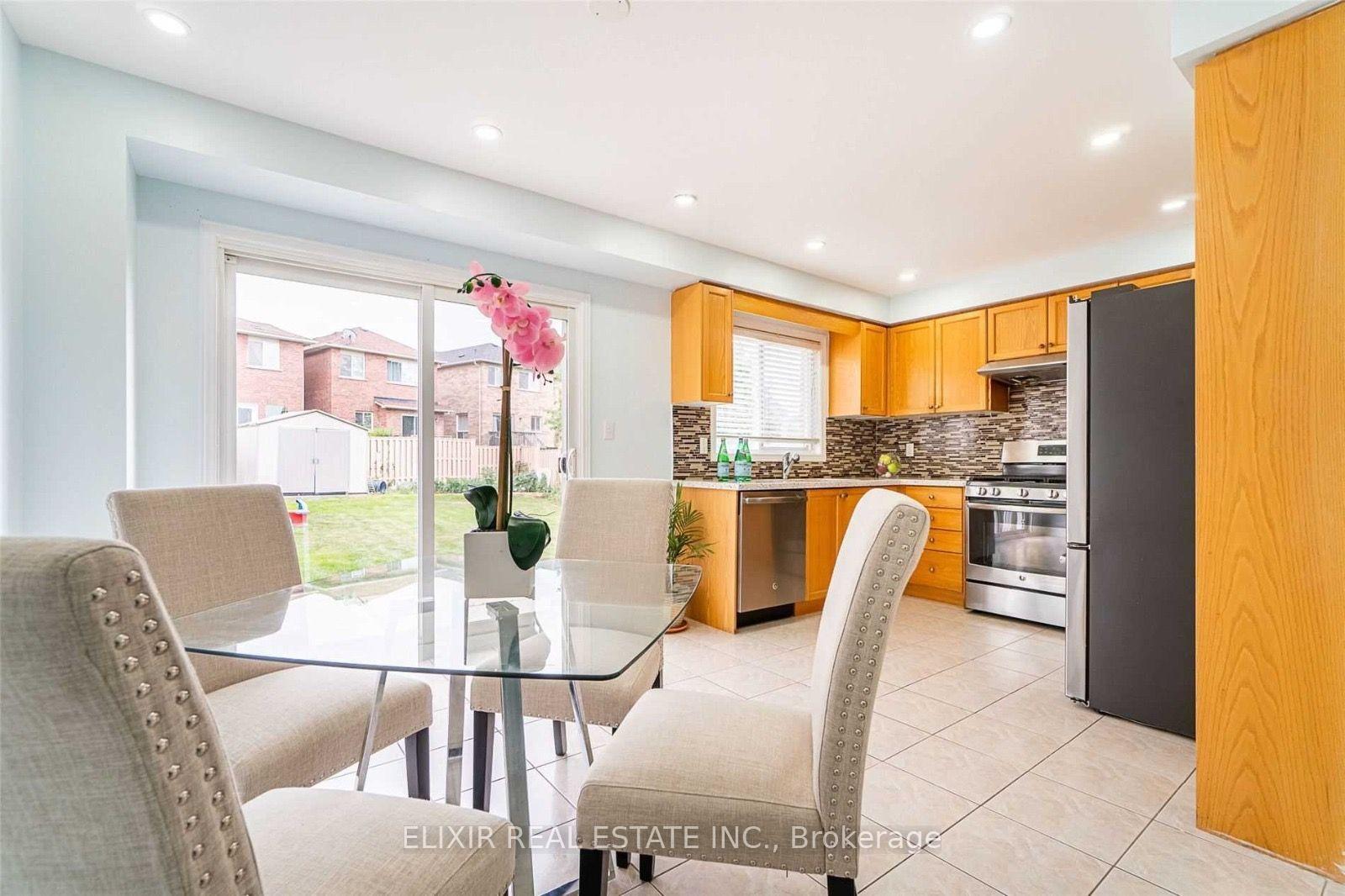 Photo 12 of Unit Upper Level, 29 Timbertop Crescent, Brampton, Sandringham-Wellington — HOMEH