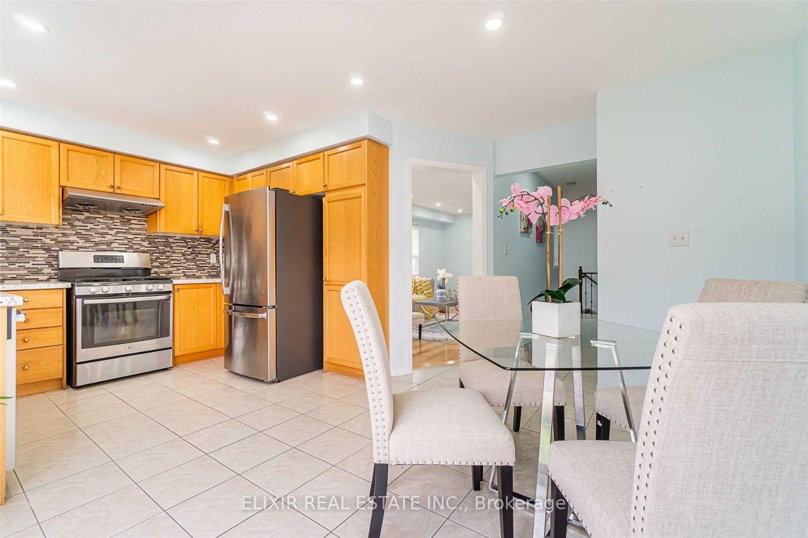Photo 13 of Unit Upper Level, 29 Timbertop Crescent, Brampton, Sandringham-Wellington — HOMEH