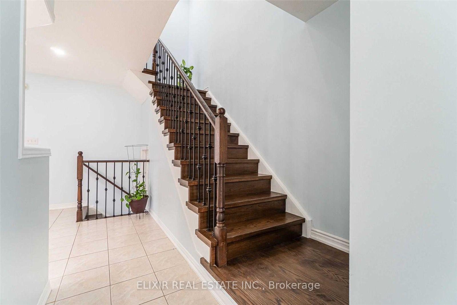 Photo 16 of Unit Upper Level, 29 Timbertop Crescent, Brampton, Sandringham-Wellington — HOMEH