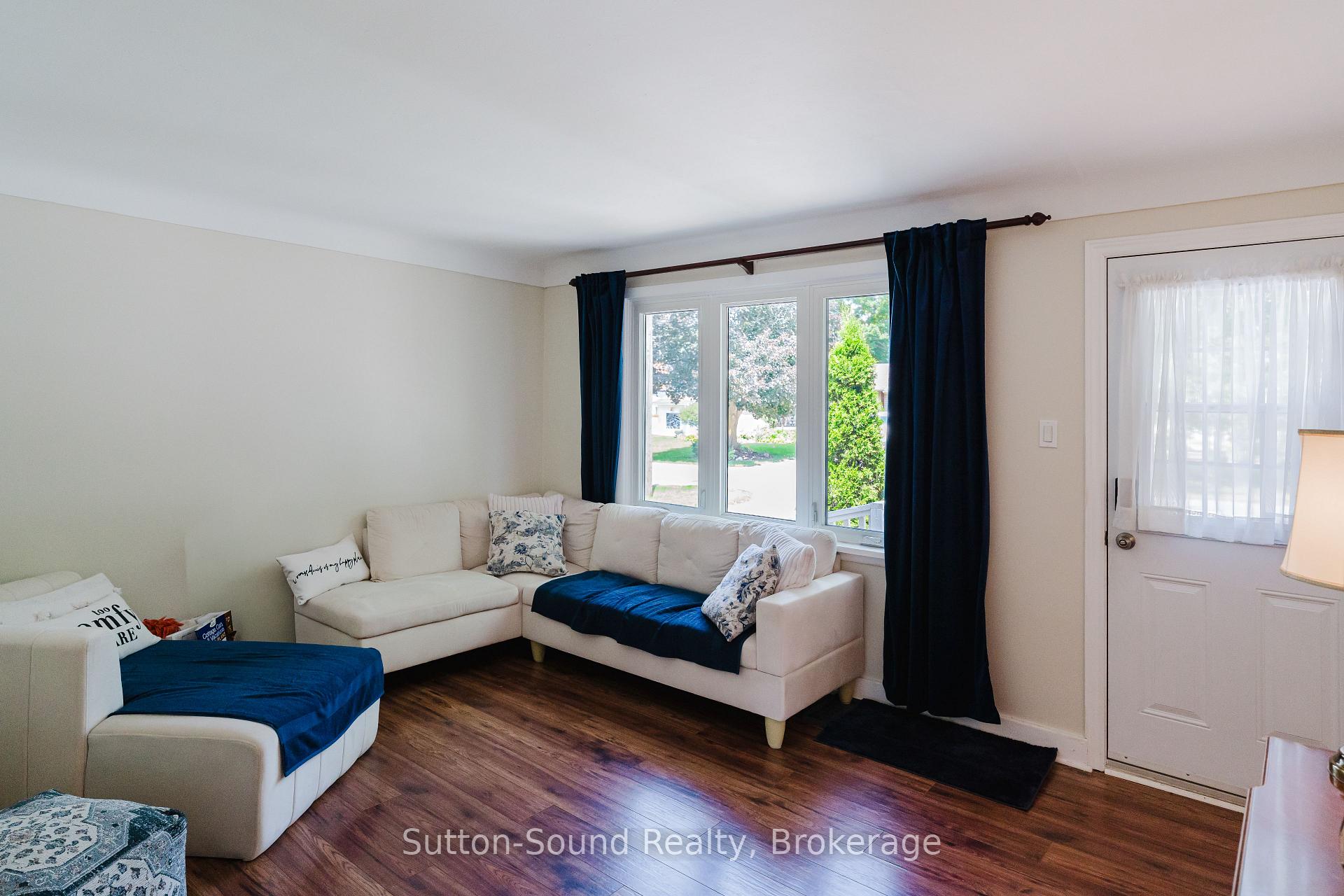 Photo 2 of 755 17th Street E, Owen Sound — HOMEH