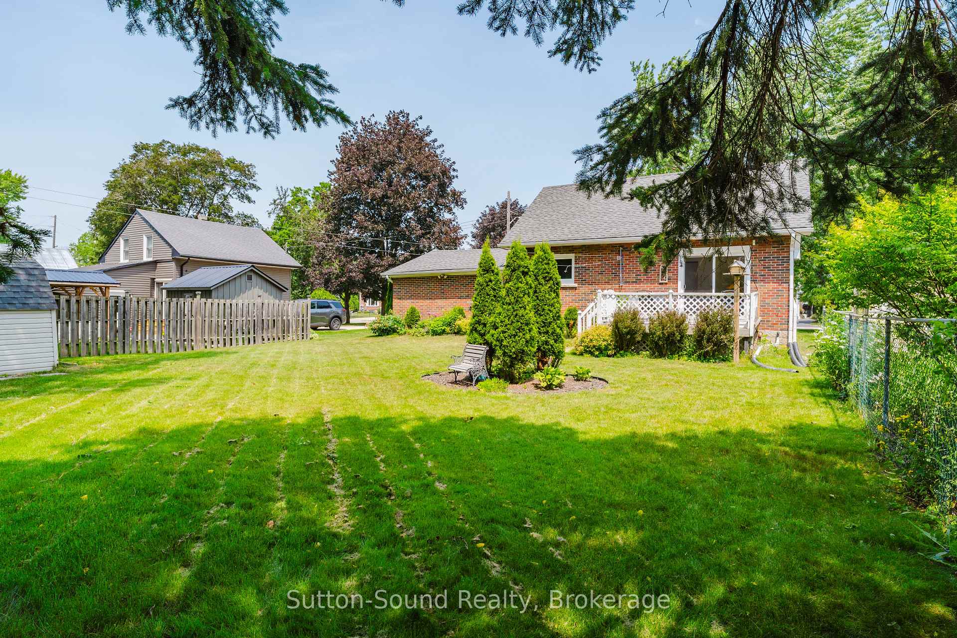 Photo 4 of 755 17th Street E, Owen Sound — HOMEH