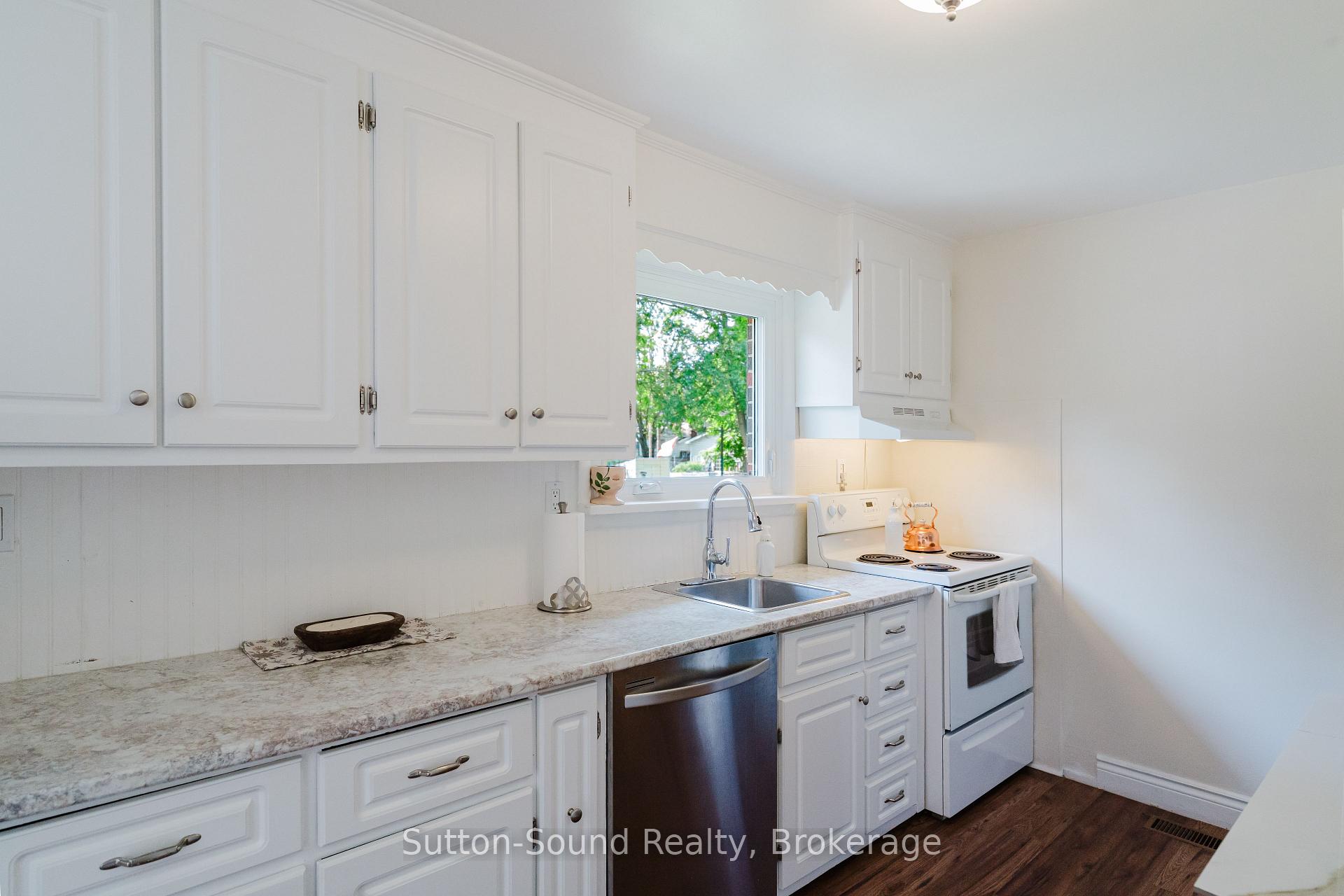 Photo 7 of 755 17th Street E, Owen Sound — HOMEH