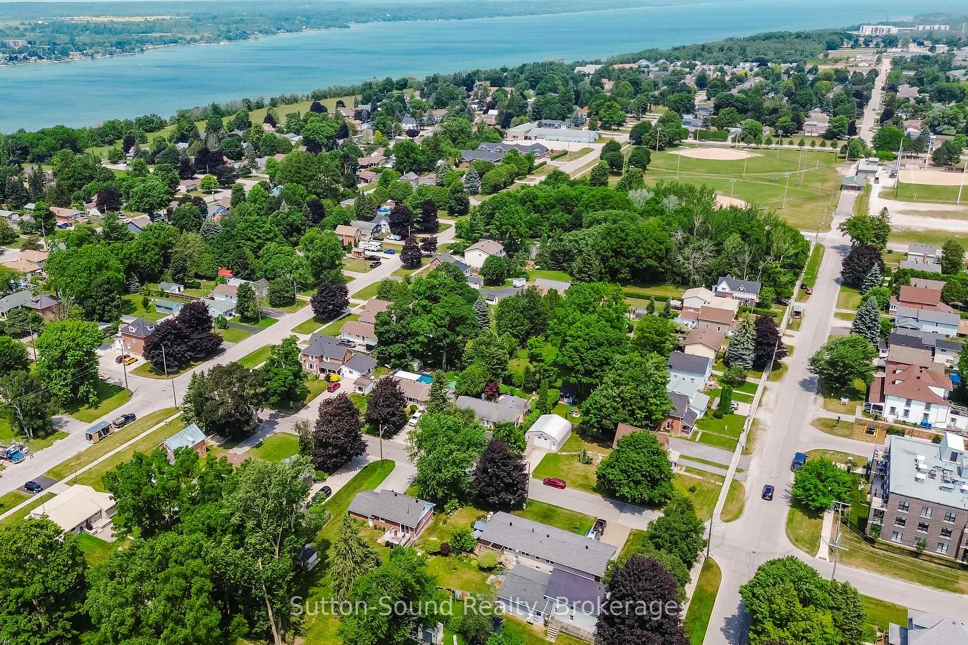 Photo 22 of 755 17th Street E, Owen Sound — HOMEH