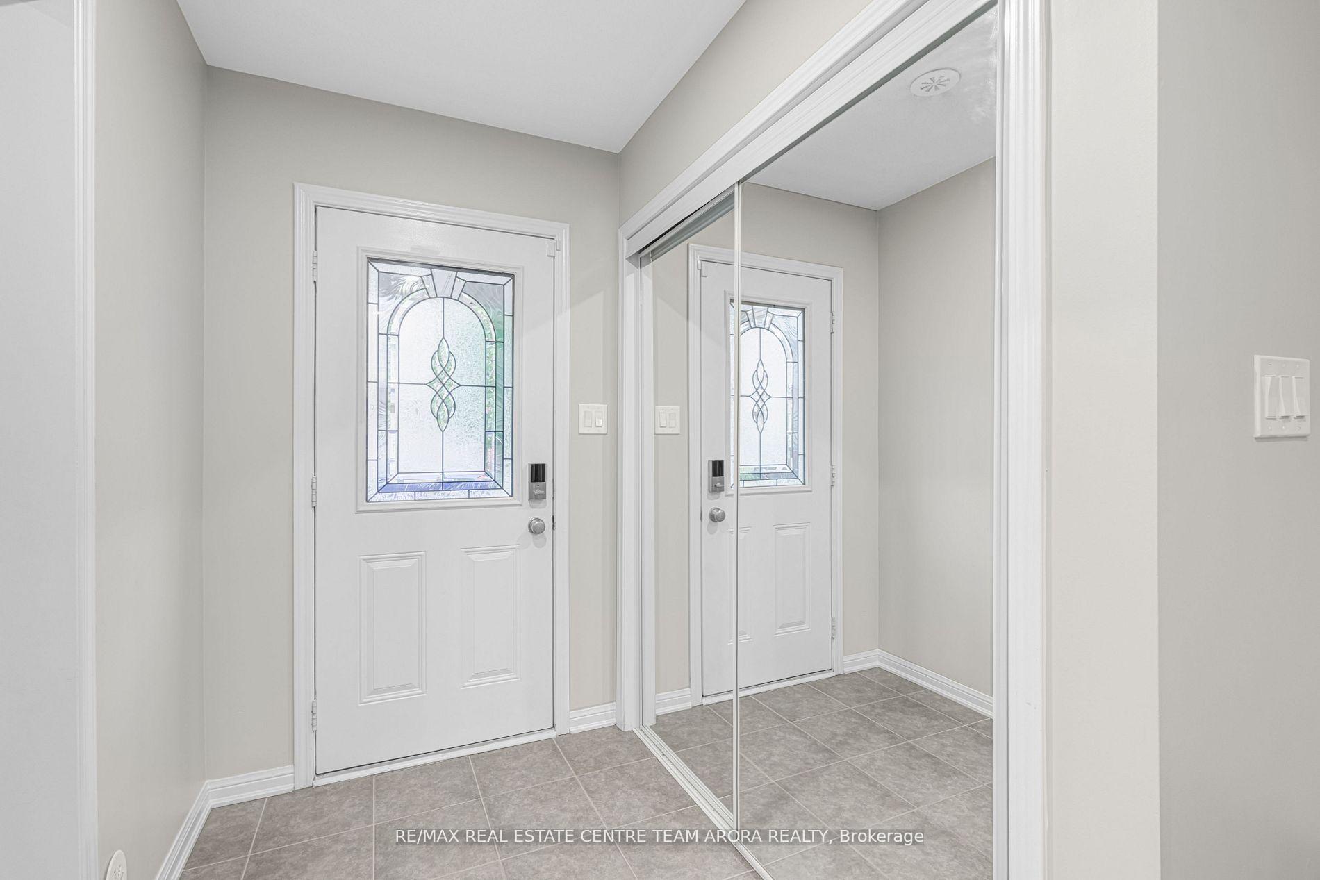 Photo 5 of 14 Crossbill Road, Brampton, Northwest Brampton — HOMEH