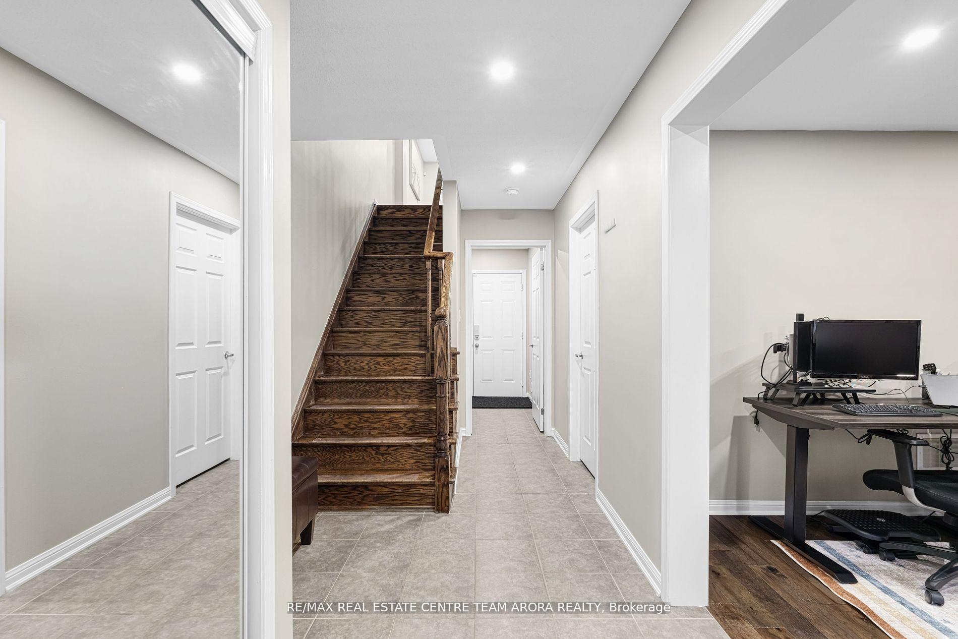Photo 6 of 14 Crossbill Road, Brampton, Northwest Brampton — HOMEH