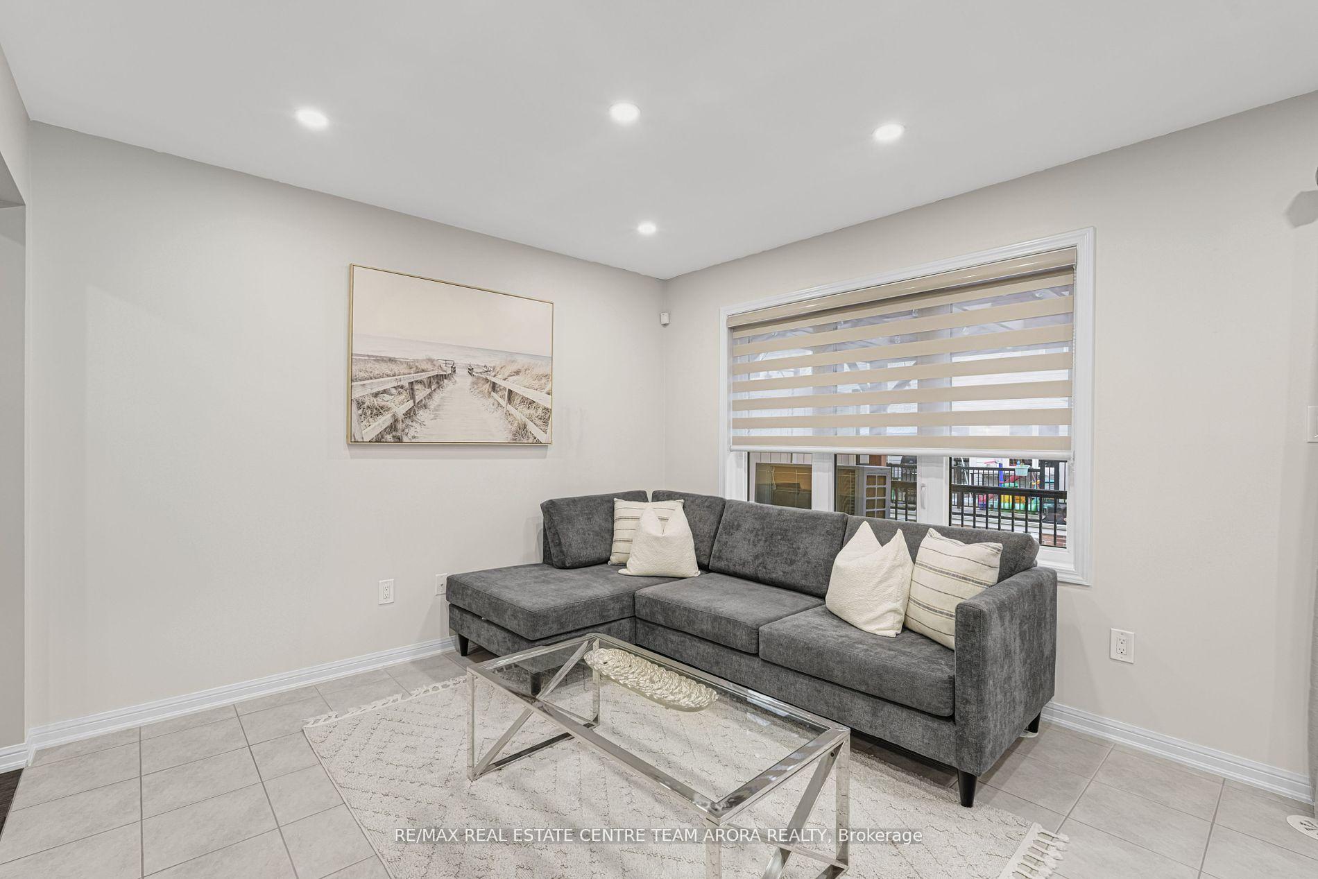 Photo 10 of 14 Crossbill Road, Brampton, Northwest Brampton — HOMEH