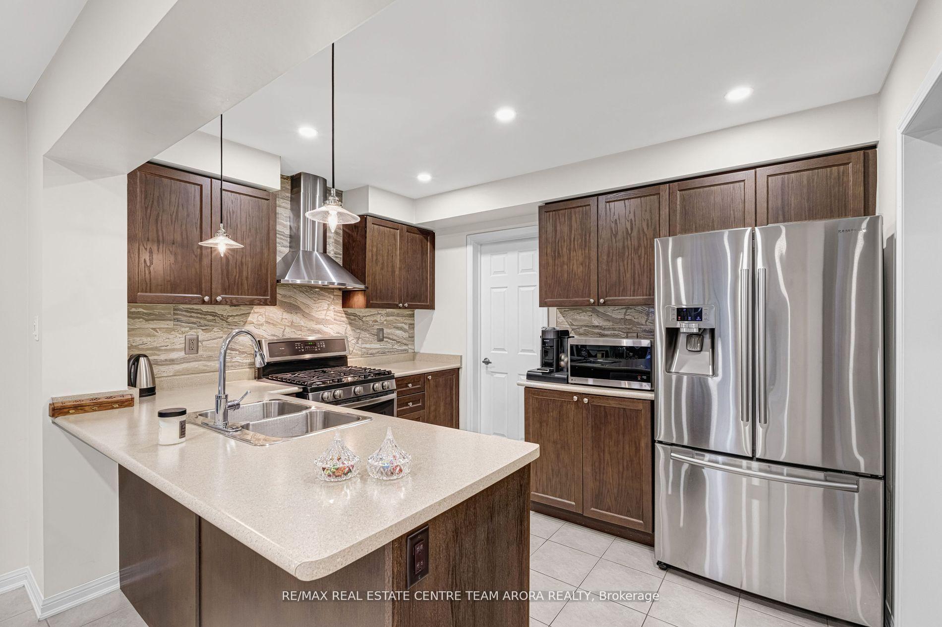 Photo 16 of 14 Crossbill Road, Brampton, Northwest Brampton — HOMEH