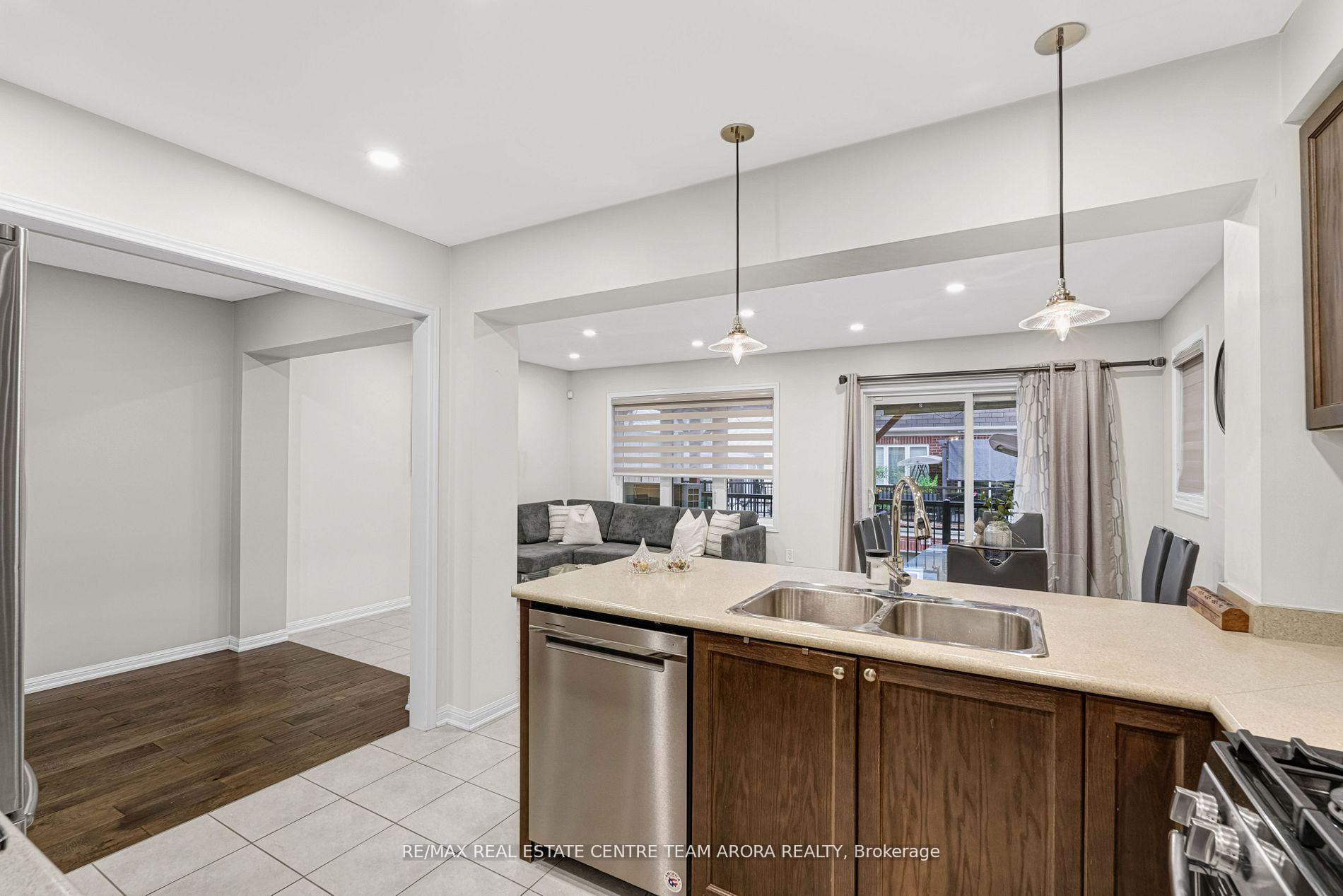 Photo 18 of 14 Crossbill Road, Brampton, Northwest Brampton — HOMEH