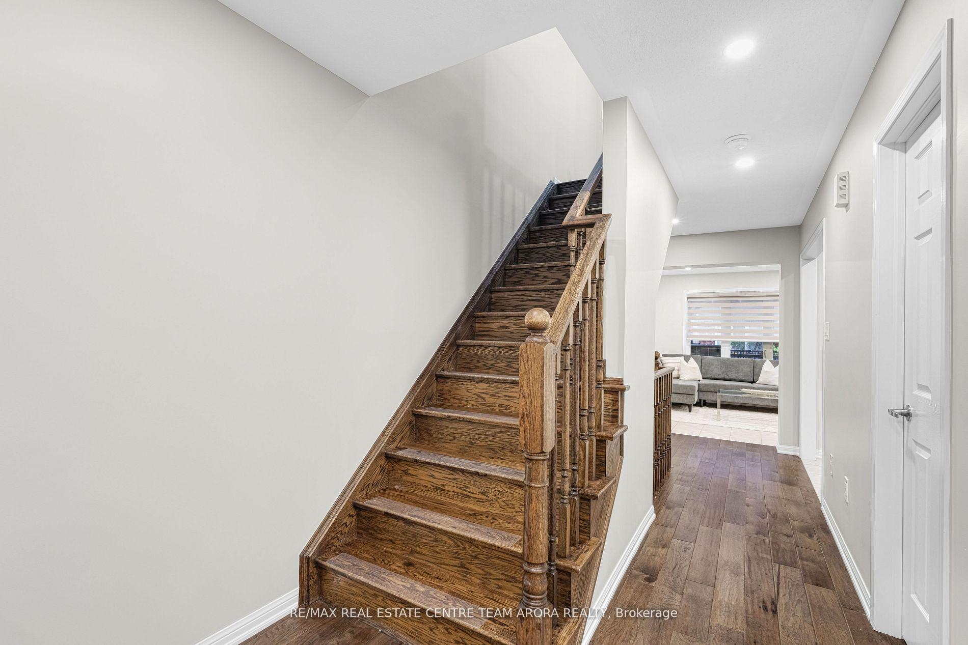Photo 19 of 14 Crossbill Road, Brampton, Northwest Brampton — HOMEH