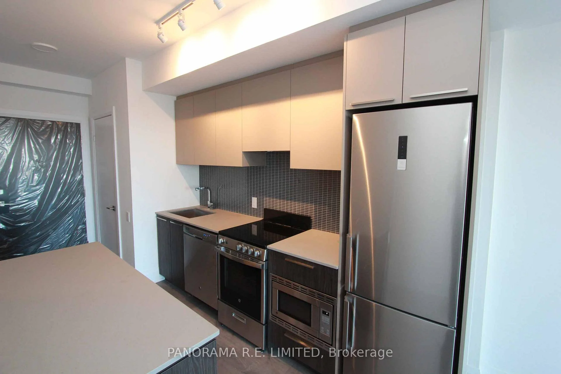 Photo 7 of Unit 509, 20 Brin Drive, Etobicoke, Edenbridge-Humber Valley — HOMEH