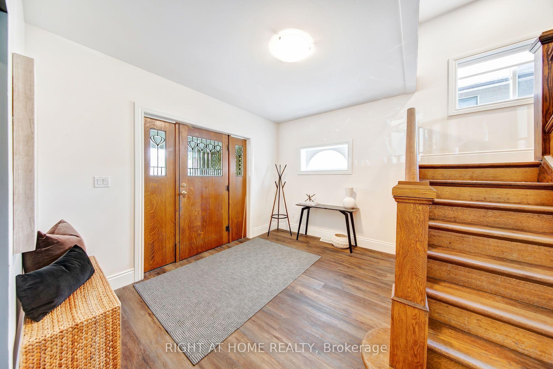 Photo 9 of 30 Willow Street N, Halton Hills, Acton — HOMEH