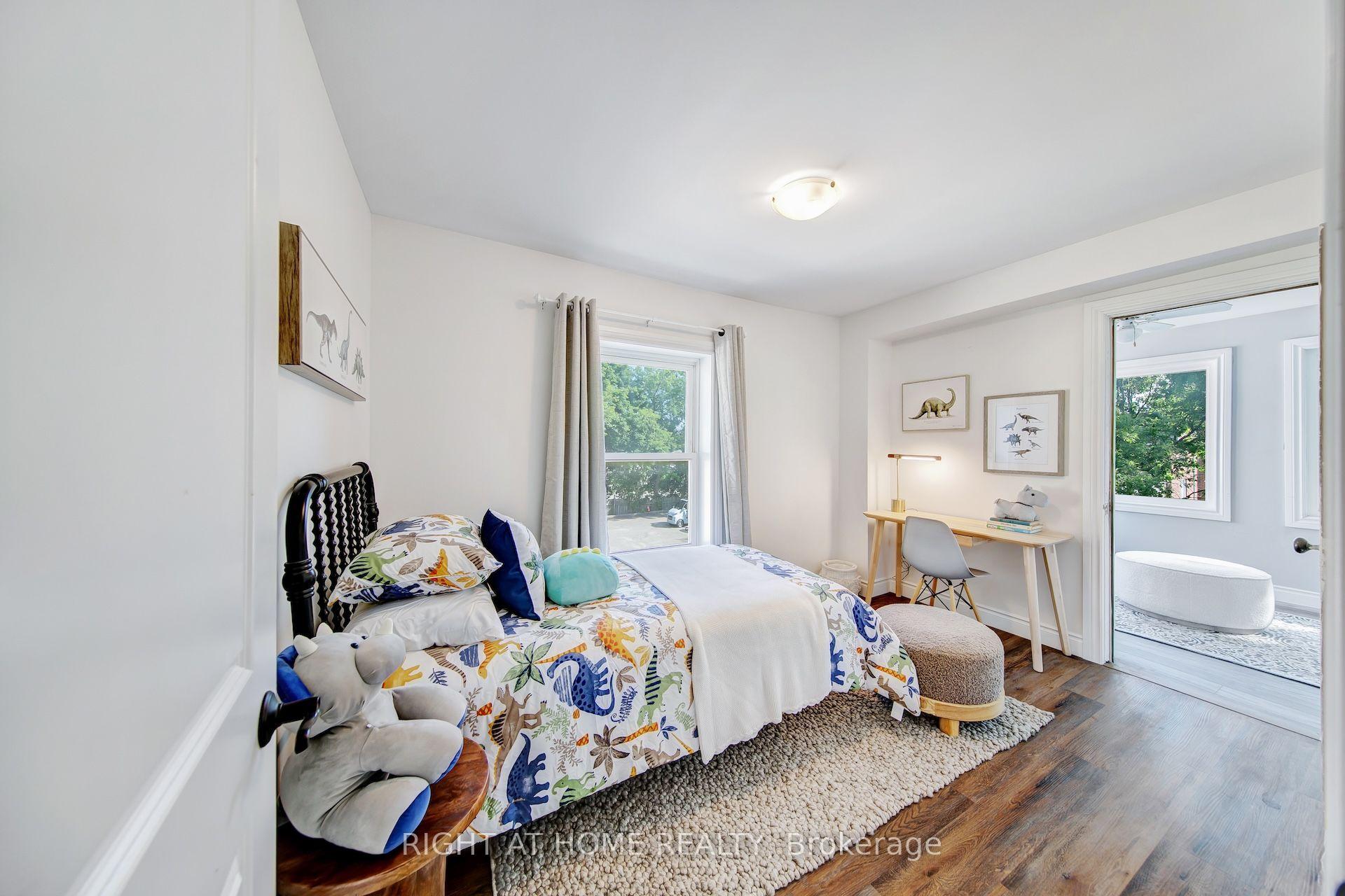 Photo 37 of 30 Willow Street N, Halton Hills, Acton — HOMEH
