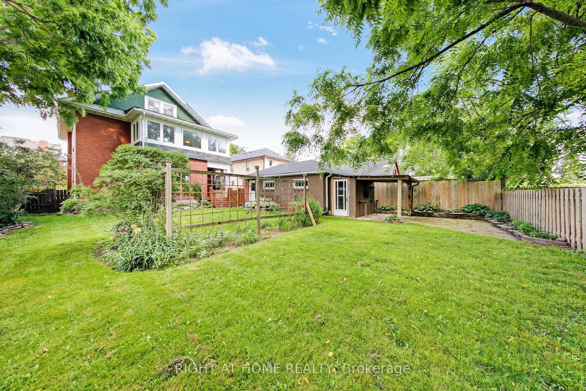 Photo 50 of 30 Willow Street N, Halton Hills, Acton — HOMEH