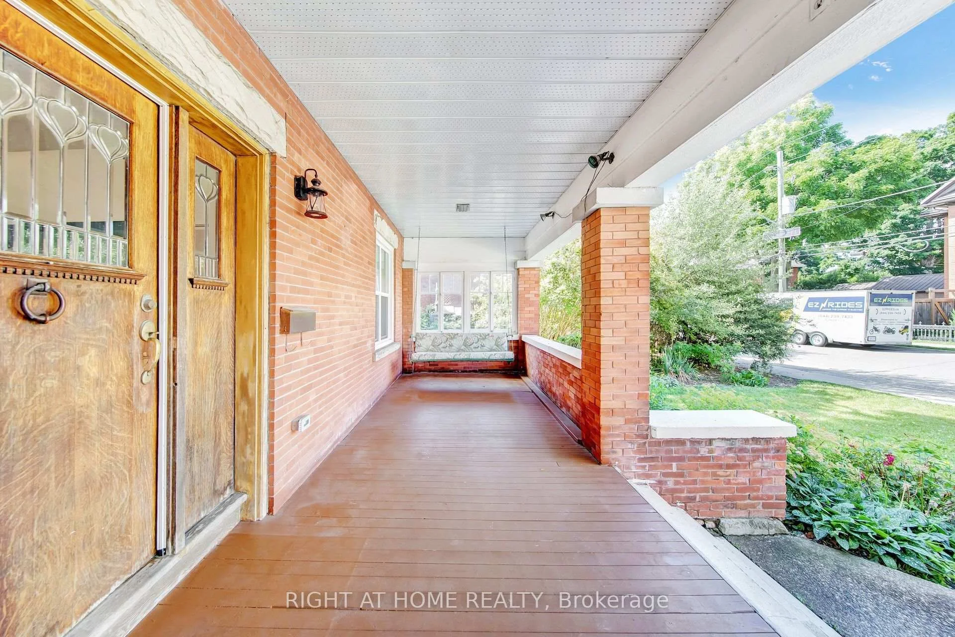 Photo 6 of 30 Willow Street N, Halton Hills, Acton — HOMEH