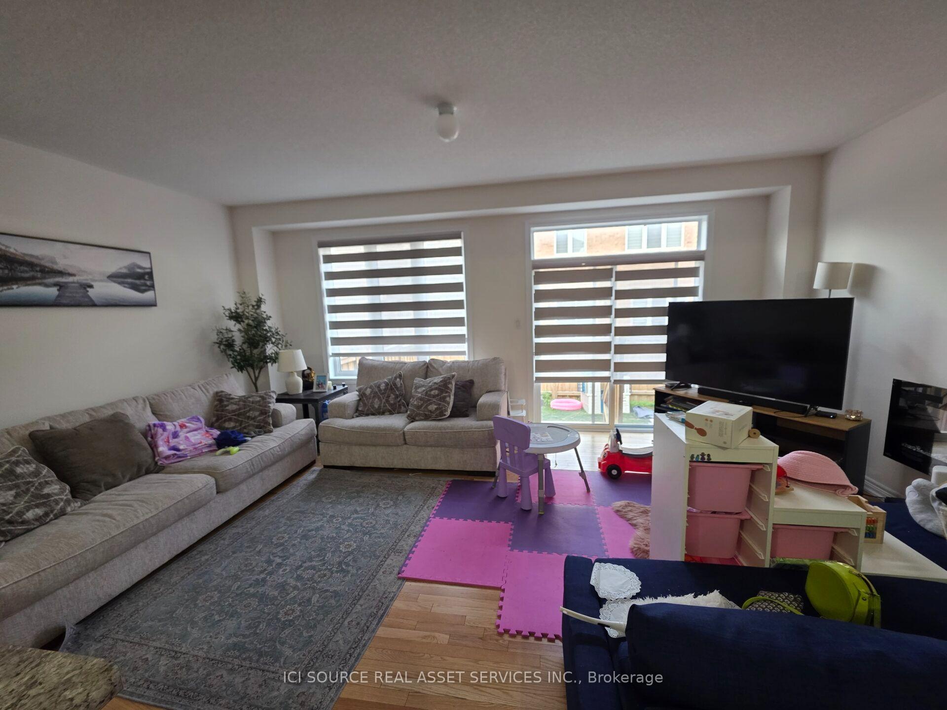 Photo 2 of 10 Brent Stephens Way, Brampton, Northwest Brampton — HOMEH