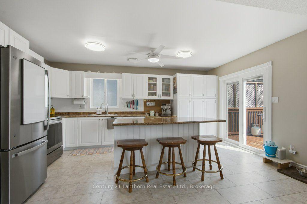 Photo 3 of 17 Mayhew Drive, Quinte West, Murray Ward — HOMEH