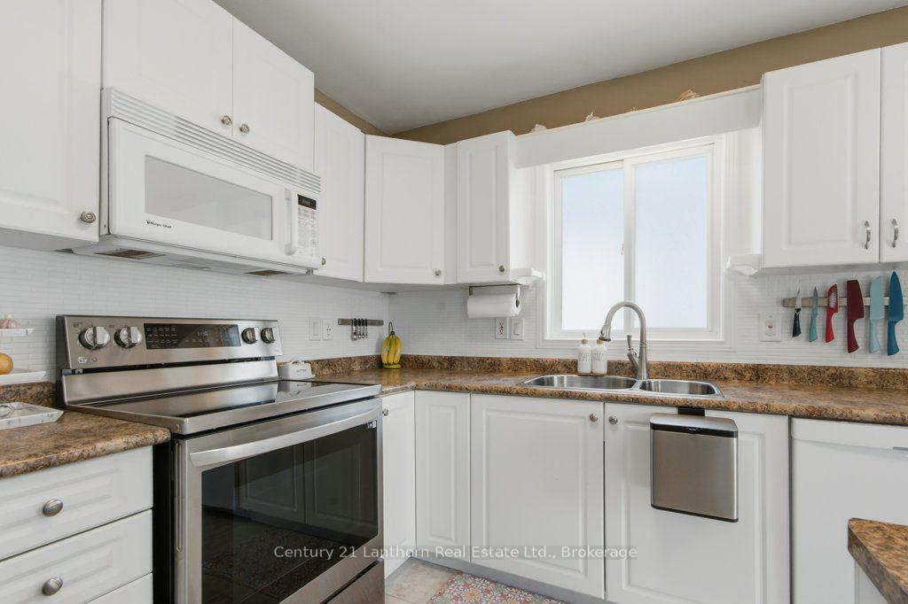 Photo 5 of 17 Mayhew Drive, Quinte West, Murray Ward — HOMEH