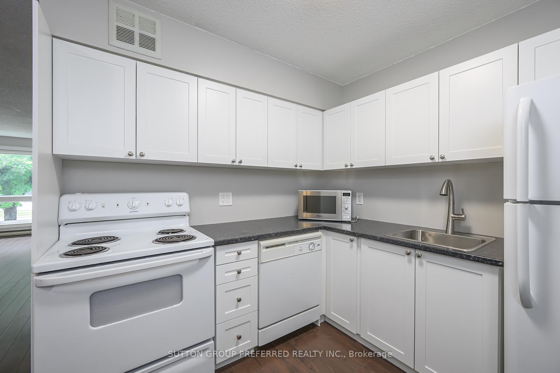 Photo 8 of Unit 202, 15 Jacksway Crescent, London, North G — HOMEH