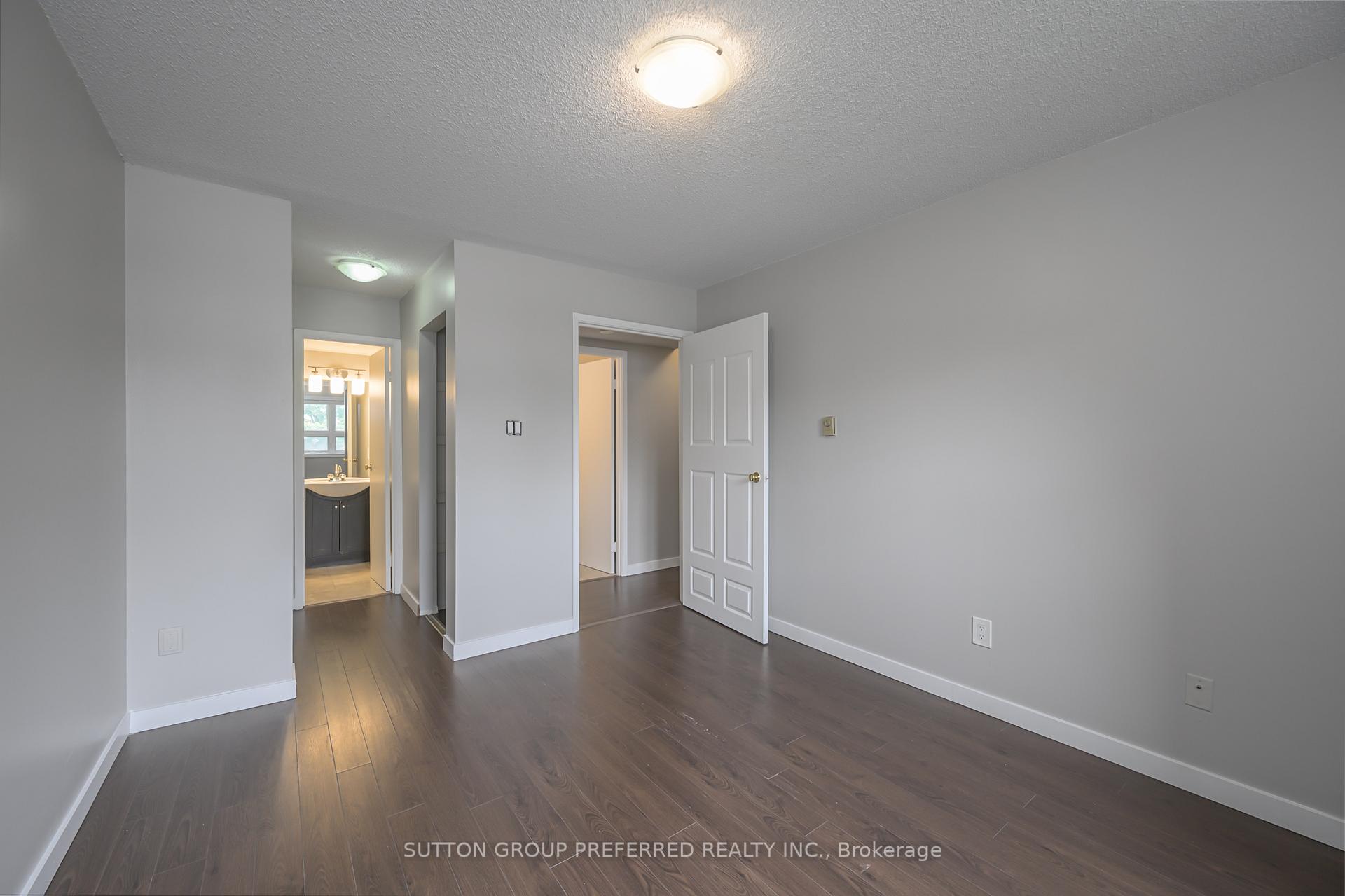 Photo 10 of Unit 202, 15 Jacksway Crescent, London, North G — HOMEH