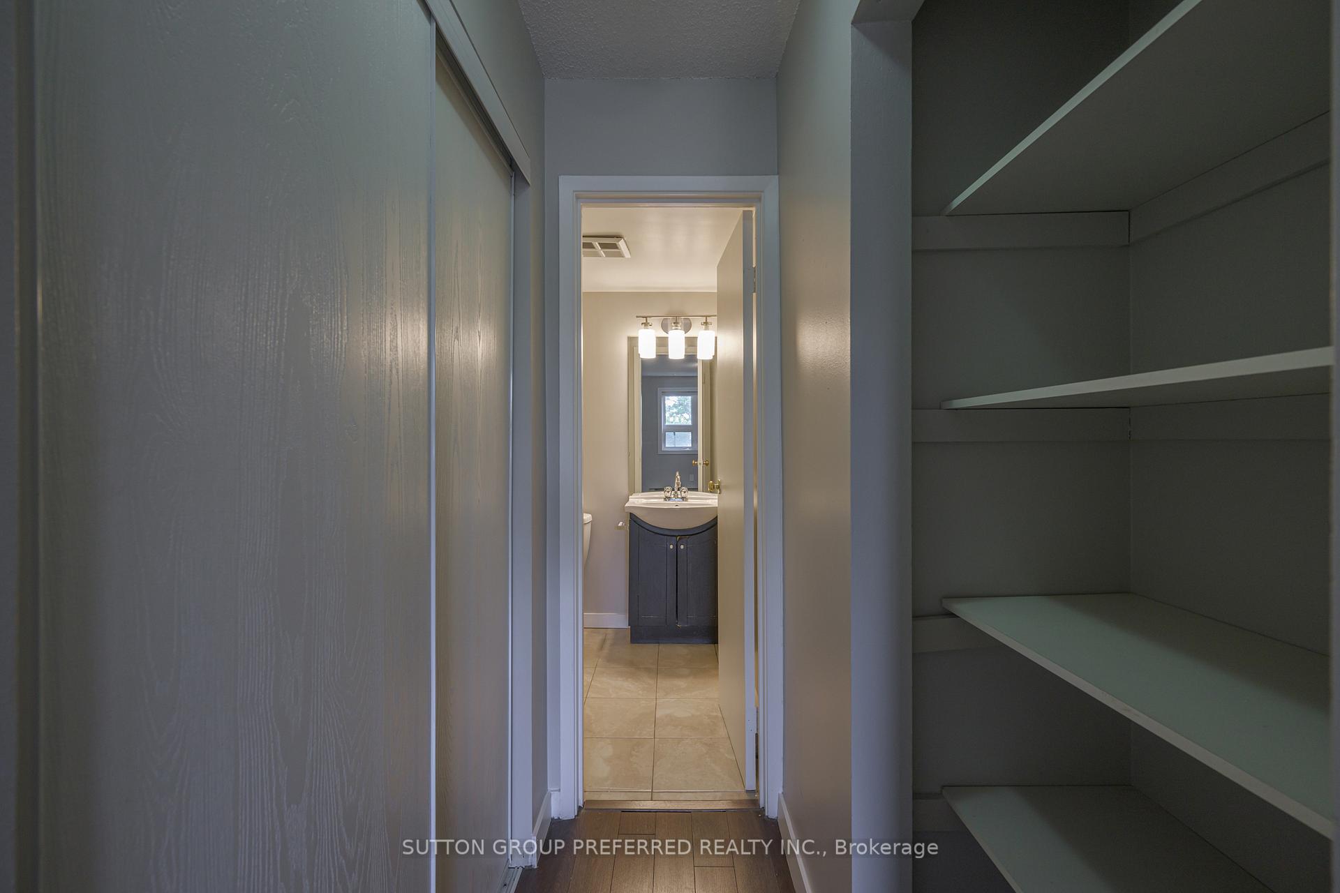 Photo 11 of Unit 202, 15 Jacksway Crescent, London, North G — HOMEH