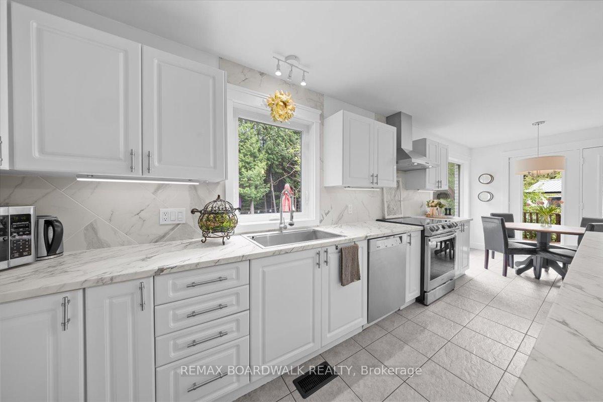 Photo 12 of 8128 Miles Crescent, Ottawa, Osgoode Twp North of Reg Rd 6 — HOMEH