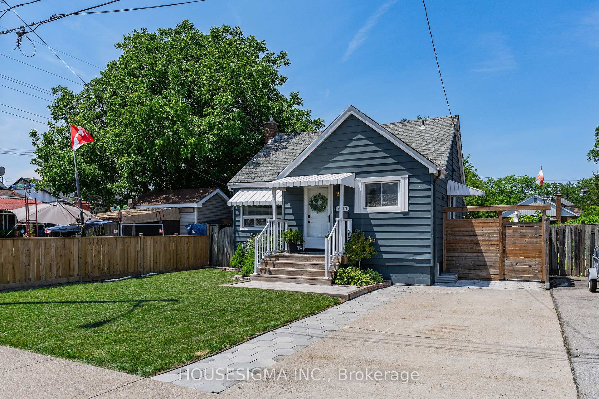 Photo 2 of 621 Tate Avenue, Hamilton, Parkview — HOMEH
