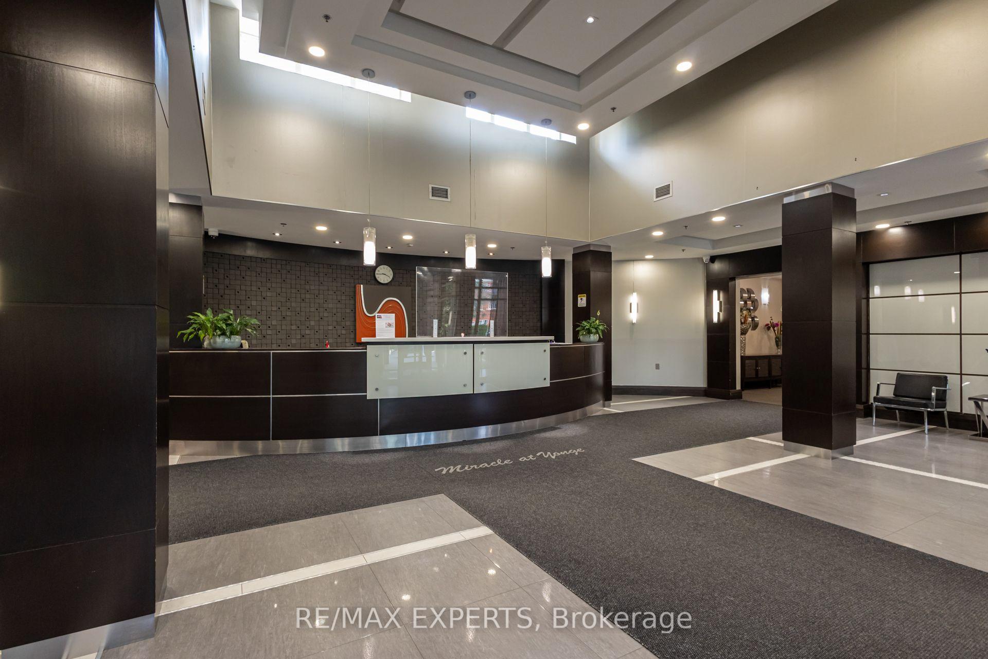 Photo 2 of Unit 1009, 75 King William Crescent, Richmond Hill, Langstaff — HOMEH