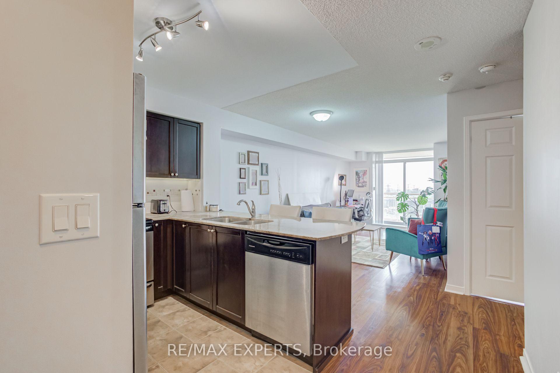 Photo 10 of Unit 1009, 75 King William Crescent, Richmond Hill, Langstaff — HOMEH