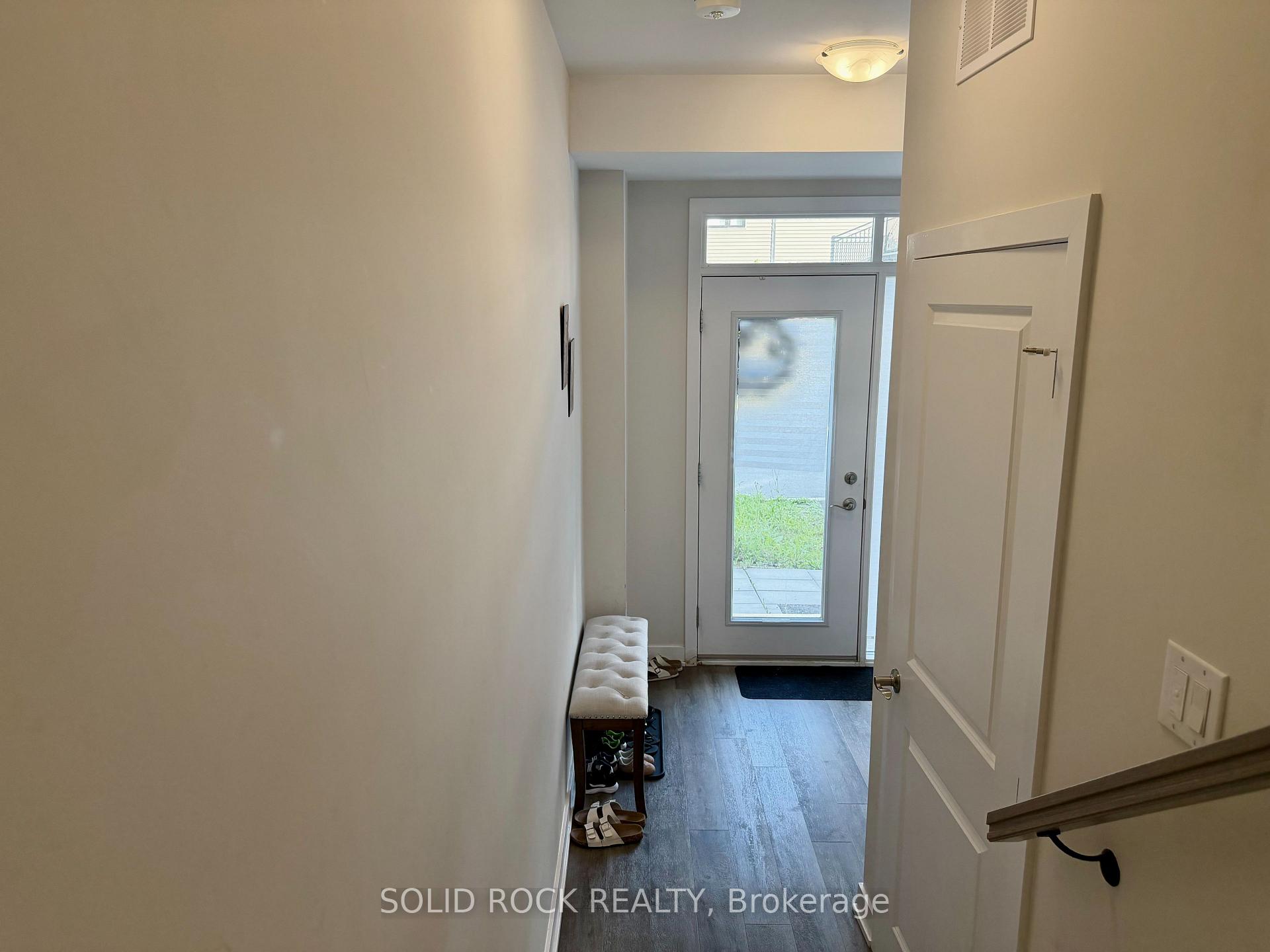 Photo 4 of 215 Tussock Private, Ottawa, Blossom Park/Kemp Park/Findlay Creek — HOMEH