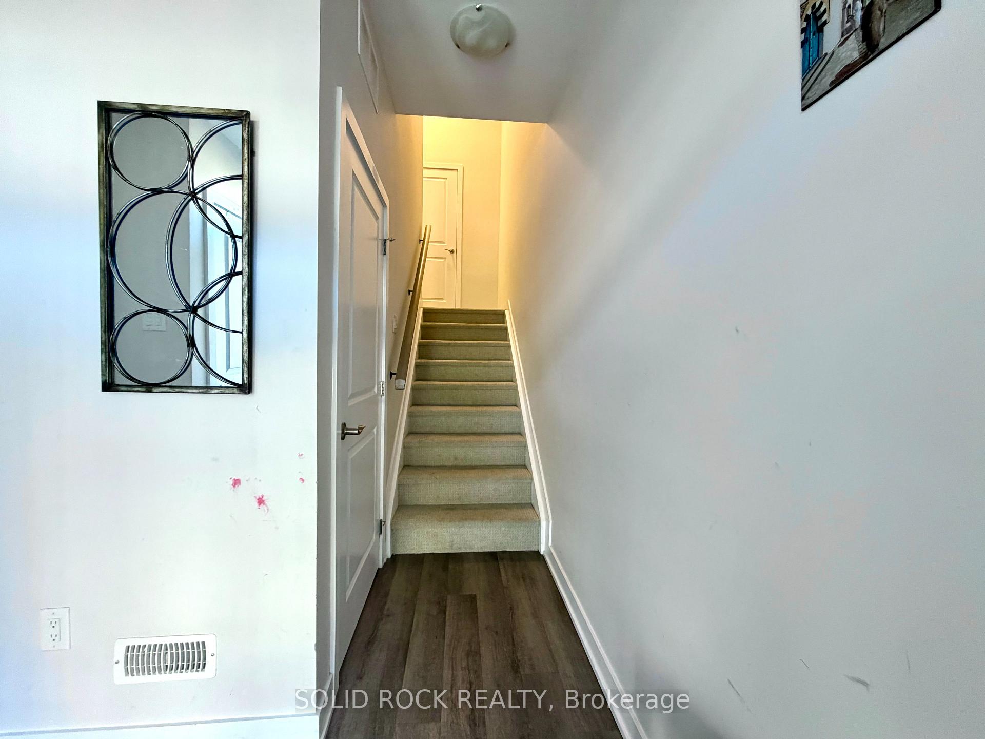 Photo 5 of 215 Tussock Private, Ottawa, Blossom Park/Kemp Park/Findlay Creek — HOMEH