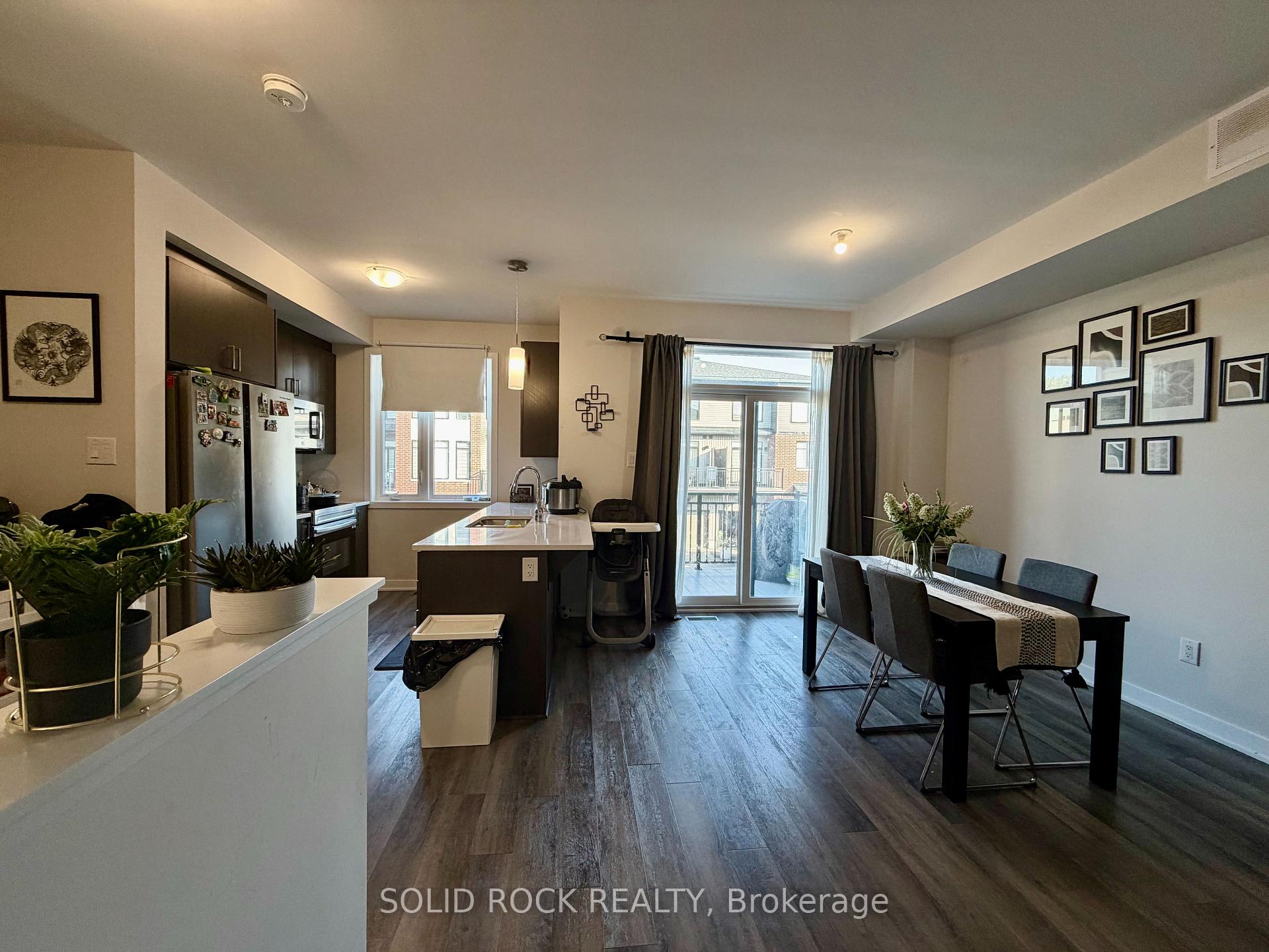 Photo 10 of 215 Tussock Private, Ottawa, Blossom Park/Kemp Park/Findlay Creek — HOMEH