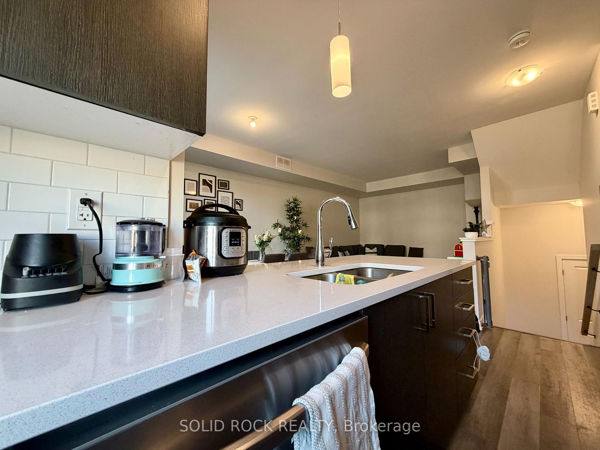 Photo 17 of 215 Tussock Private, Ottawa, Blossom Park/Kemp Park/Findlay Creek — HOMEH