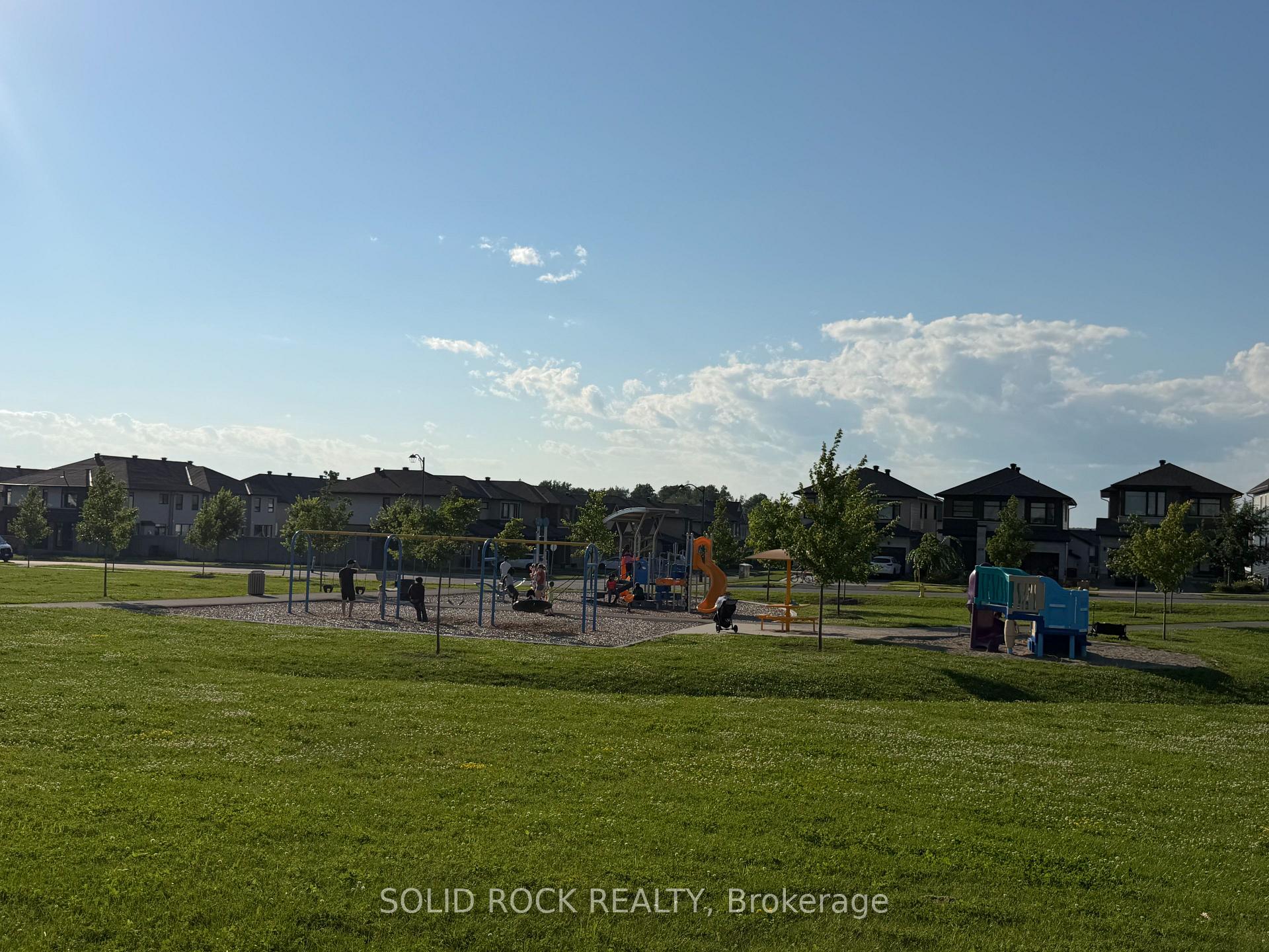 Photo 38 of 215 Tussock Private, Ottawa, Blossom Park/Kemp Park/Findlay Creek — HOMEH