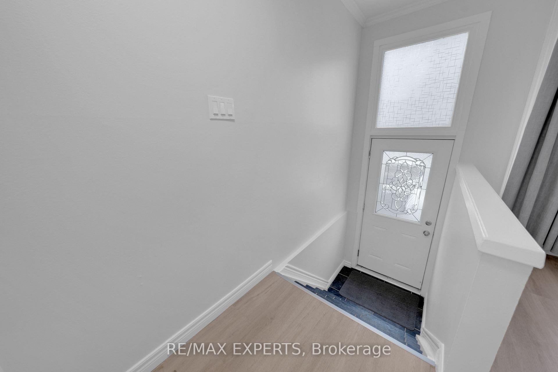 Photo 2 of Unit Upper, 79 Louisa Street, Caledon, Bolton East — HOMEH
