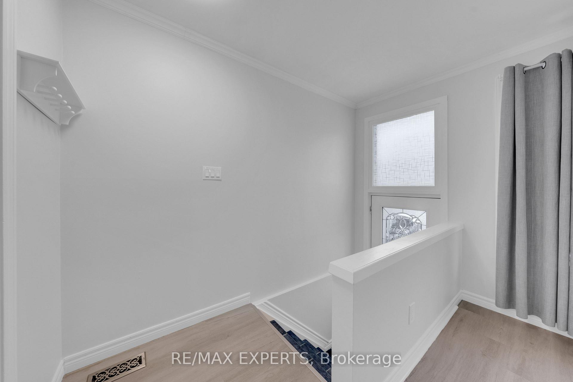 Photo 3 of Unit Upper, 79 Louisa Street, Caledon, Bolton East — HOMEH