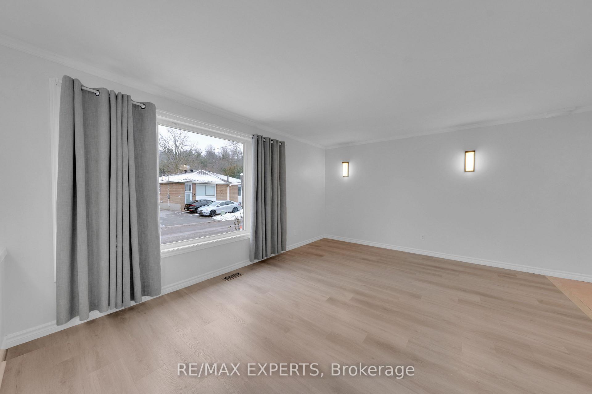 Photo 4 of Unit Upper, 79 Louisa Street, Caledon, Bolton East — HOMEH