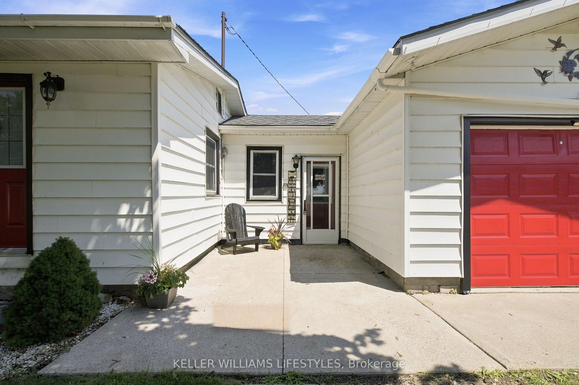 Front of 9820 Belmont Road