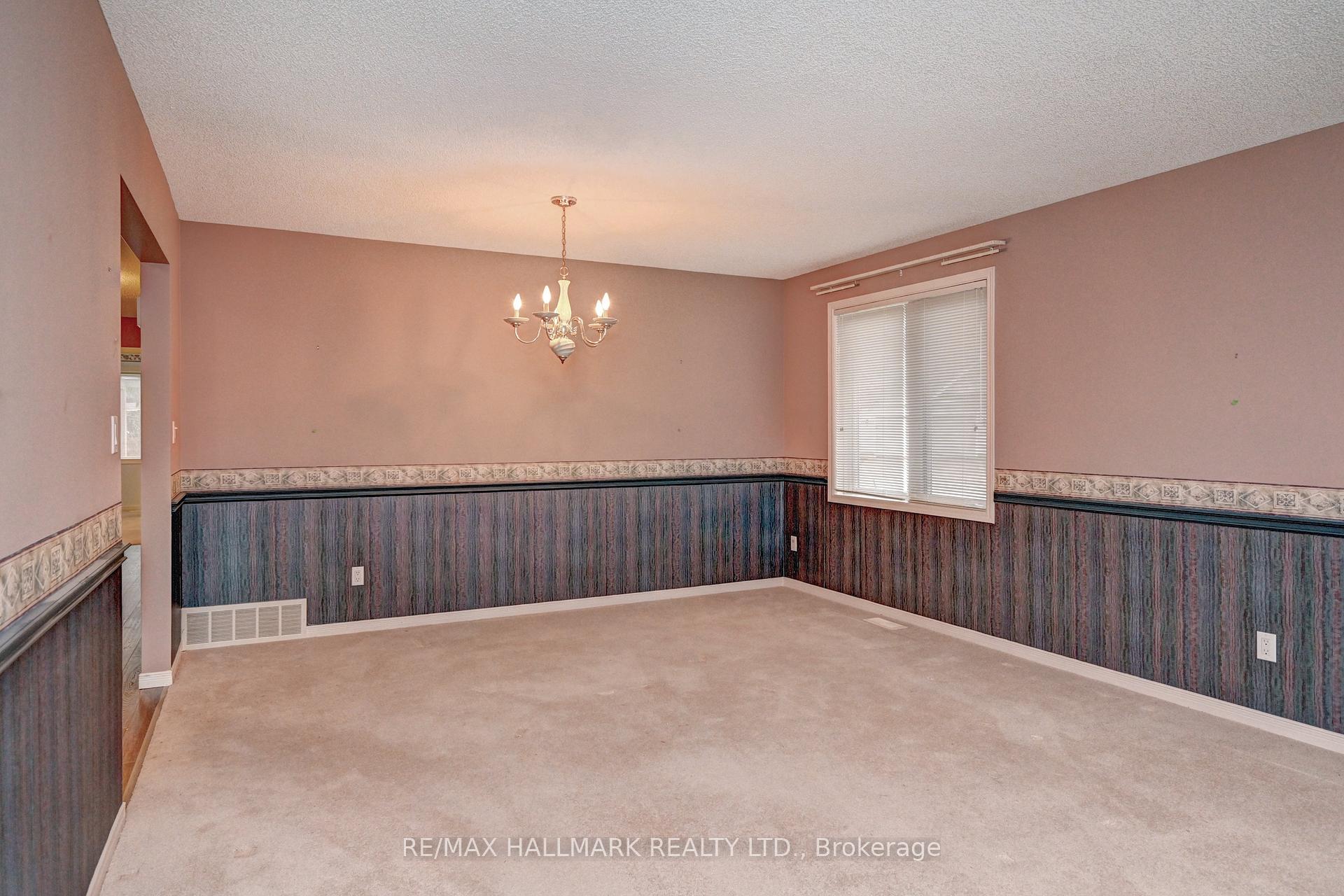 Photo 3 of 2 Brasher Drive, Tillsonburg — HOMEH