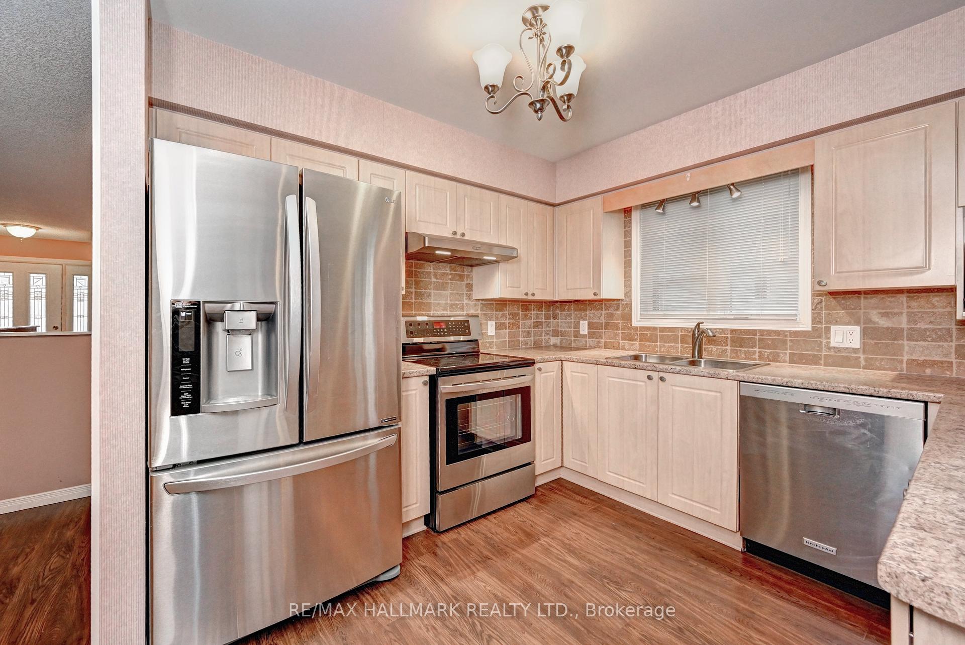 Photo 8 of 2 Brasher Drive, Tillsonburg — HOMEH