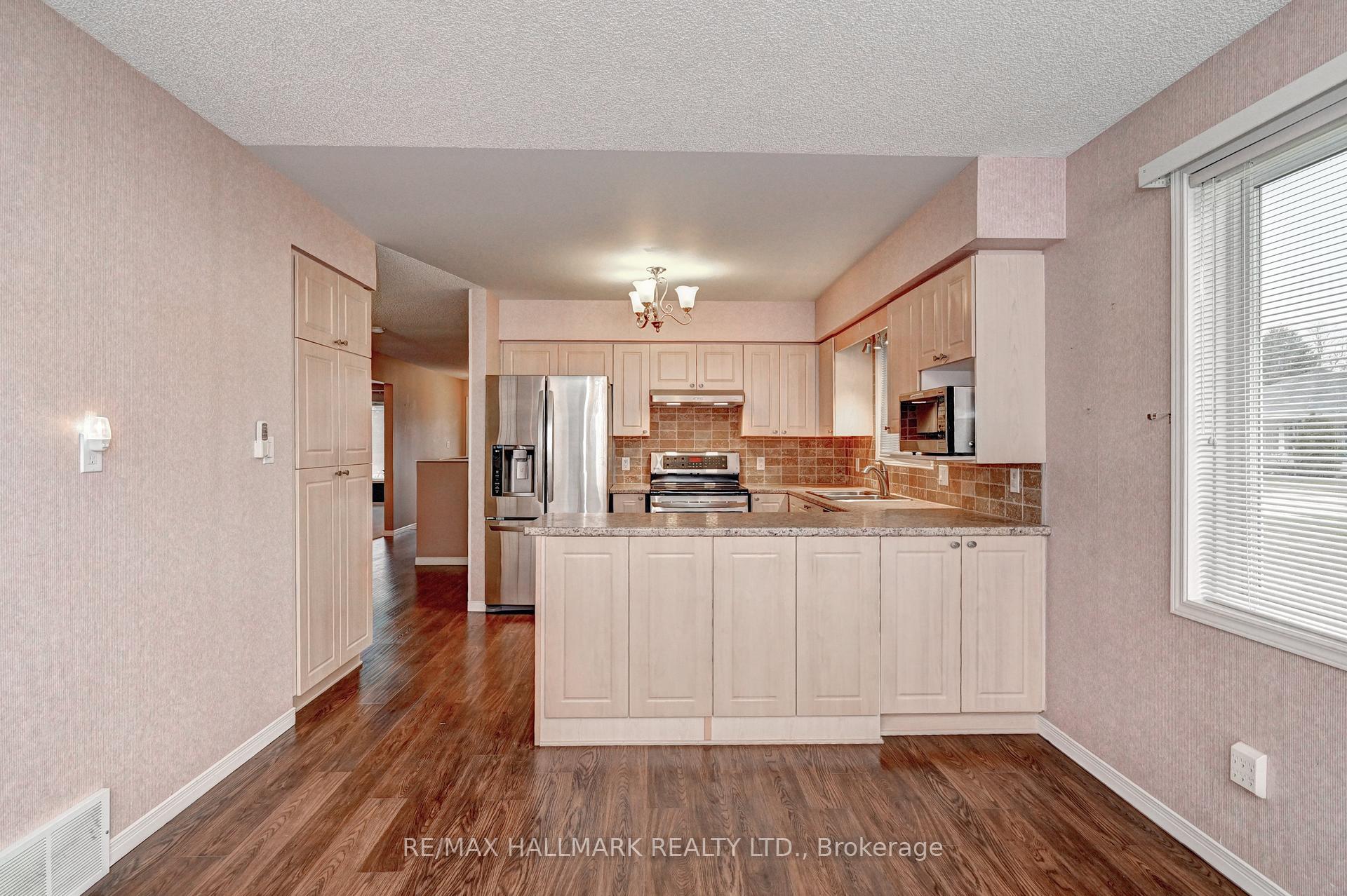 Photo 9 of 2 Brasher Drive, Tillsonburg — HOMEH